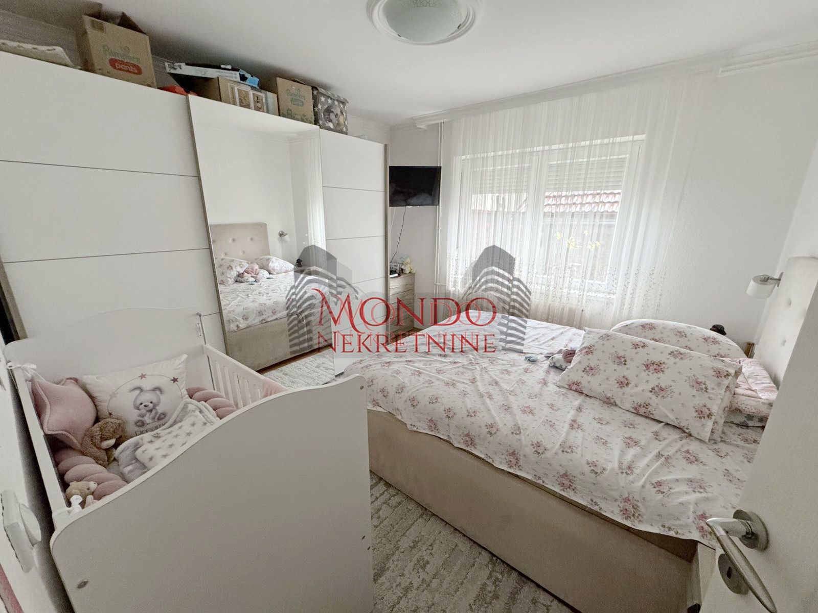 Na prodaju kuca u Donjoj Vrezini u blizini kafane Tri cveta