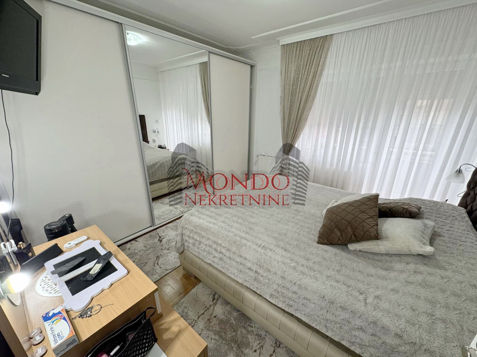 Na prodaju kuca u Donjoj Vrezini u blizini kafane Tri cveta