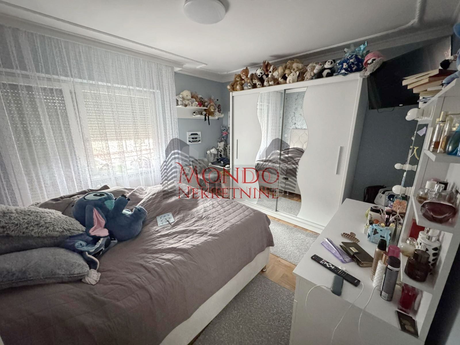 Na prodaju kuca u Donjoj Vrezini u blizini kafane Tri cveta