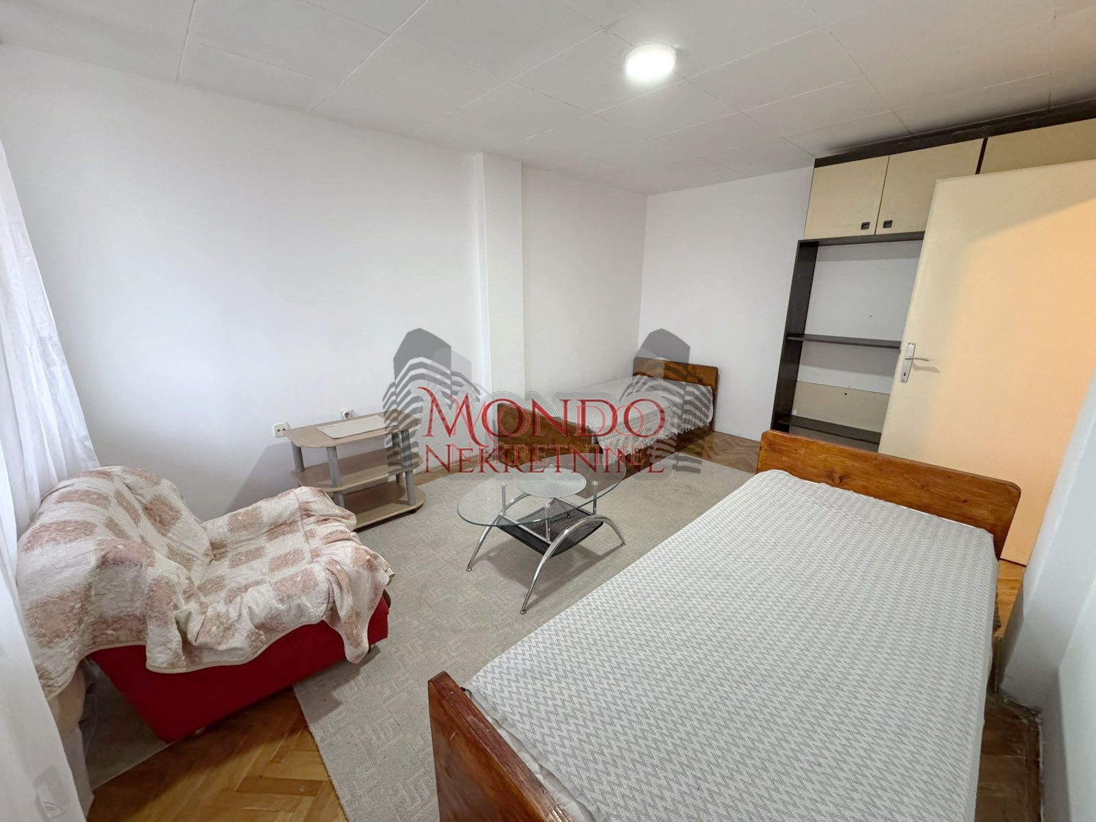 Jednosoban stan na Bulevaru Nemanjica preko puta Zone I