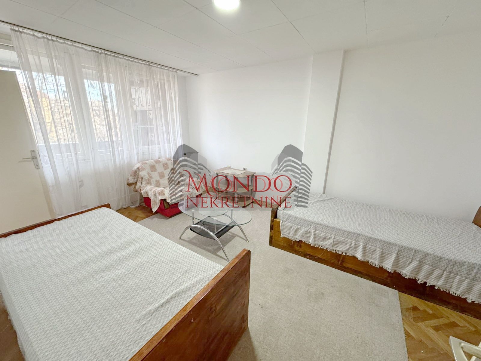 Jednosoban stan na Bulevaru Nemanjica preko puta Zone I