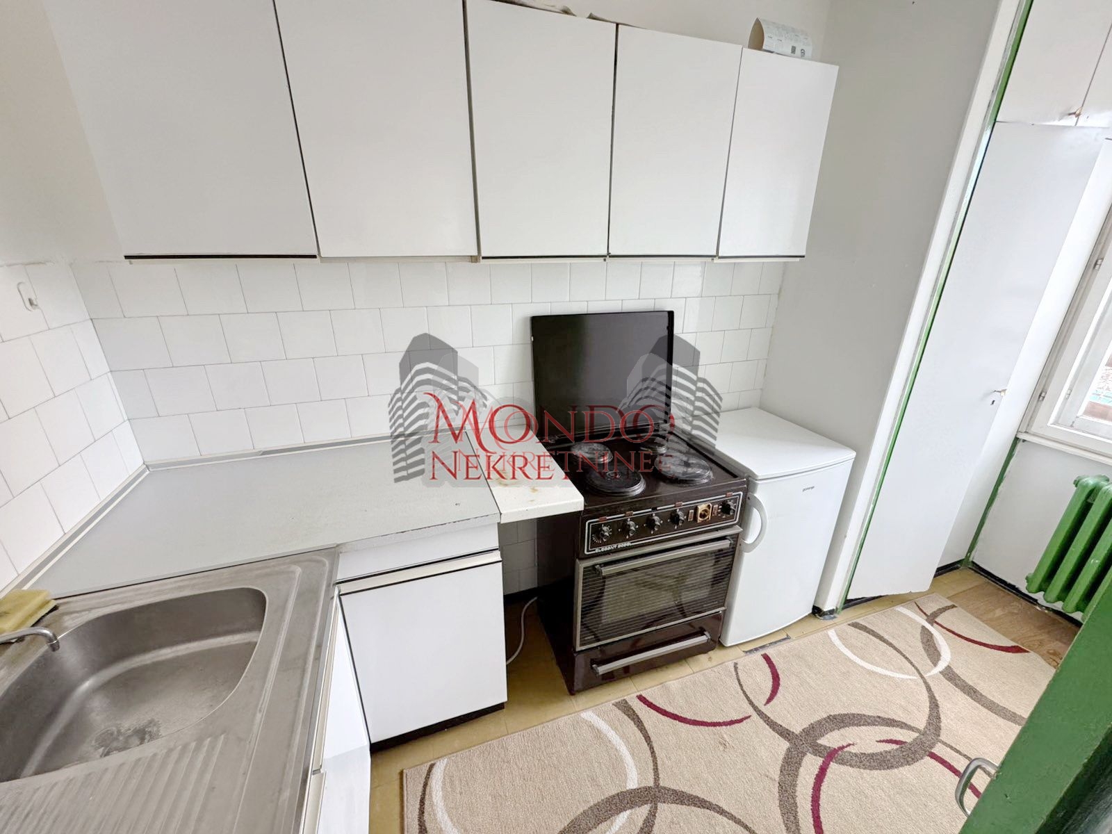 Jednosoban stan na Bulevaru Nemanjica preko puta Zone I