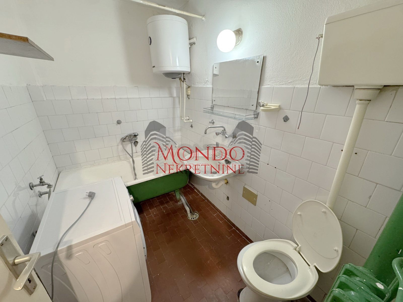 Jednosoban stan na Bulevaru Nemanjica preko puta Zone I