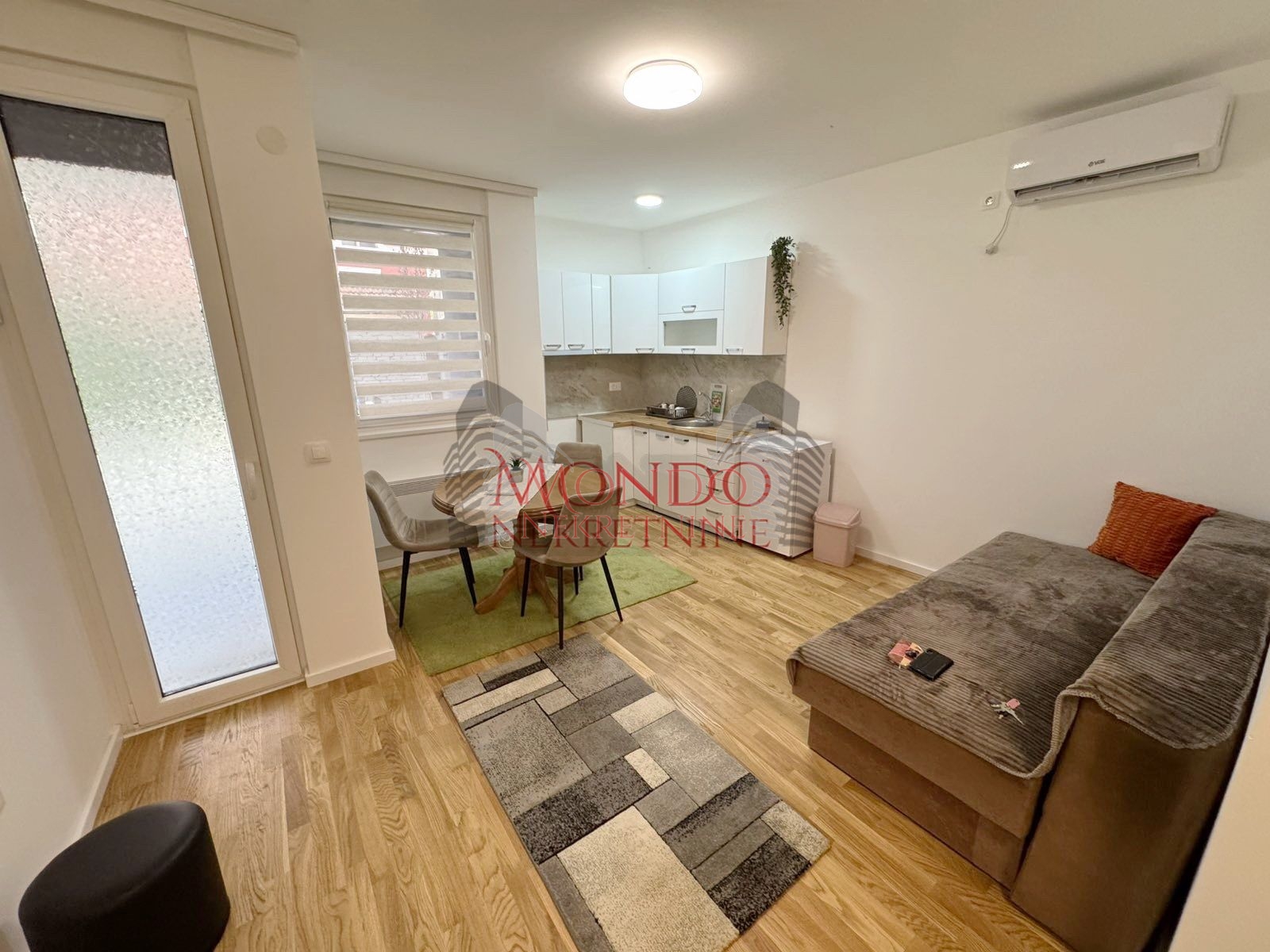 Jednoiposoban stan u novoj zgradi kod Bubanjske pijace i Difa