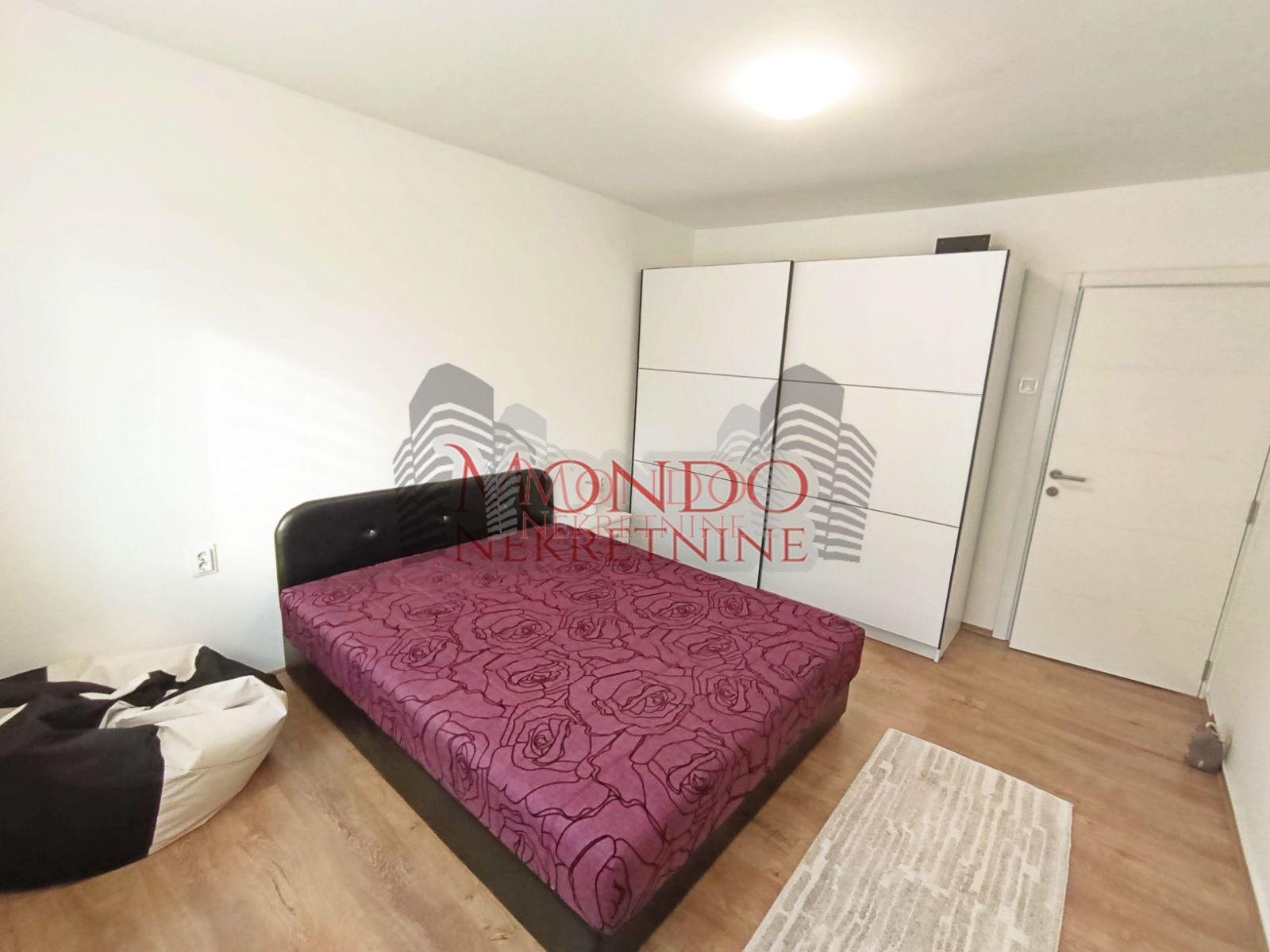 Trosoban stan na Bulevaru Nemanjića