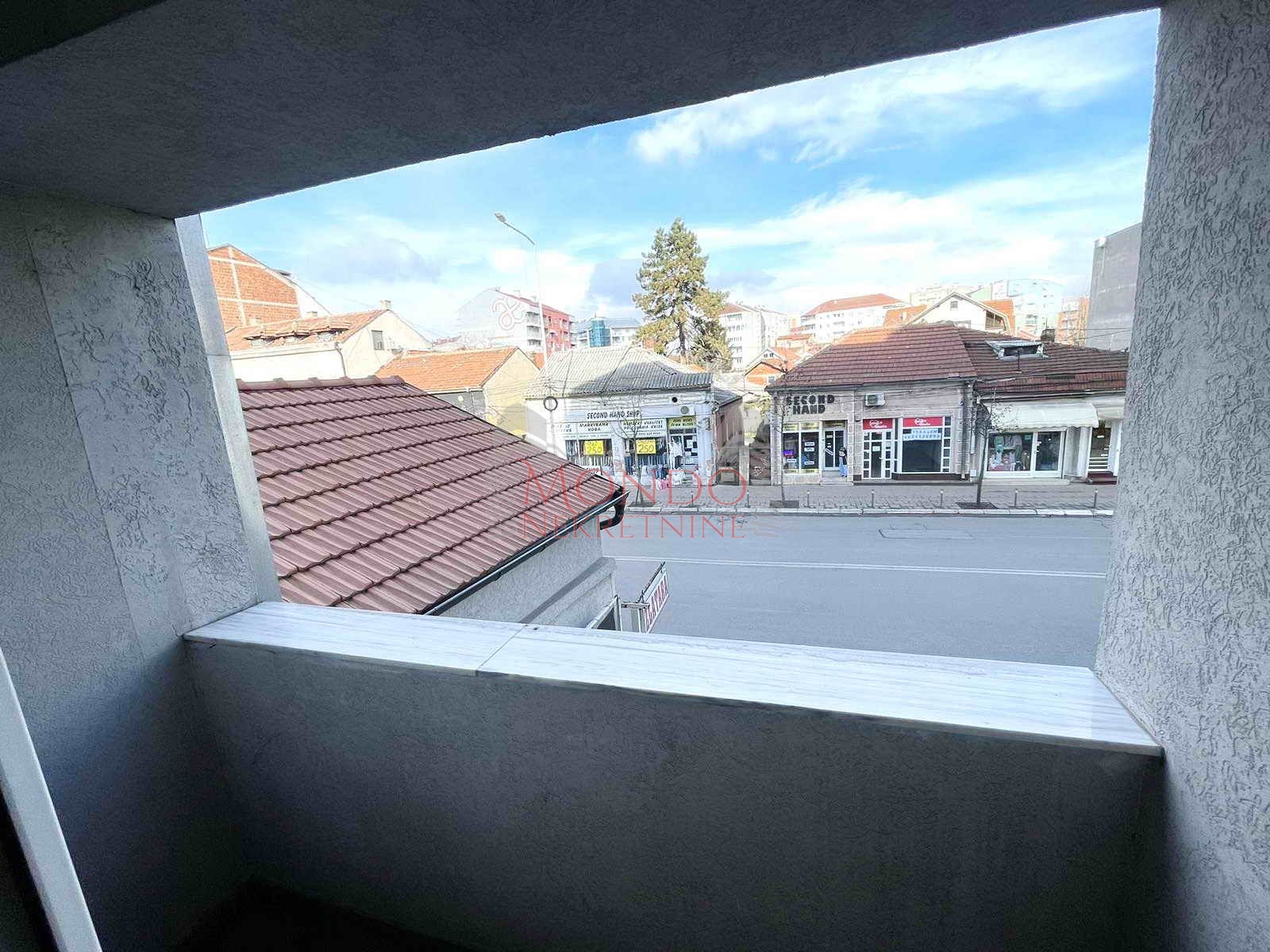 Jednoiposoban stan kao poslovni prostor, c. pevac, Niš