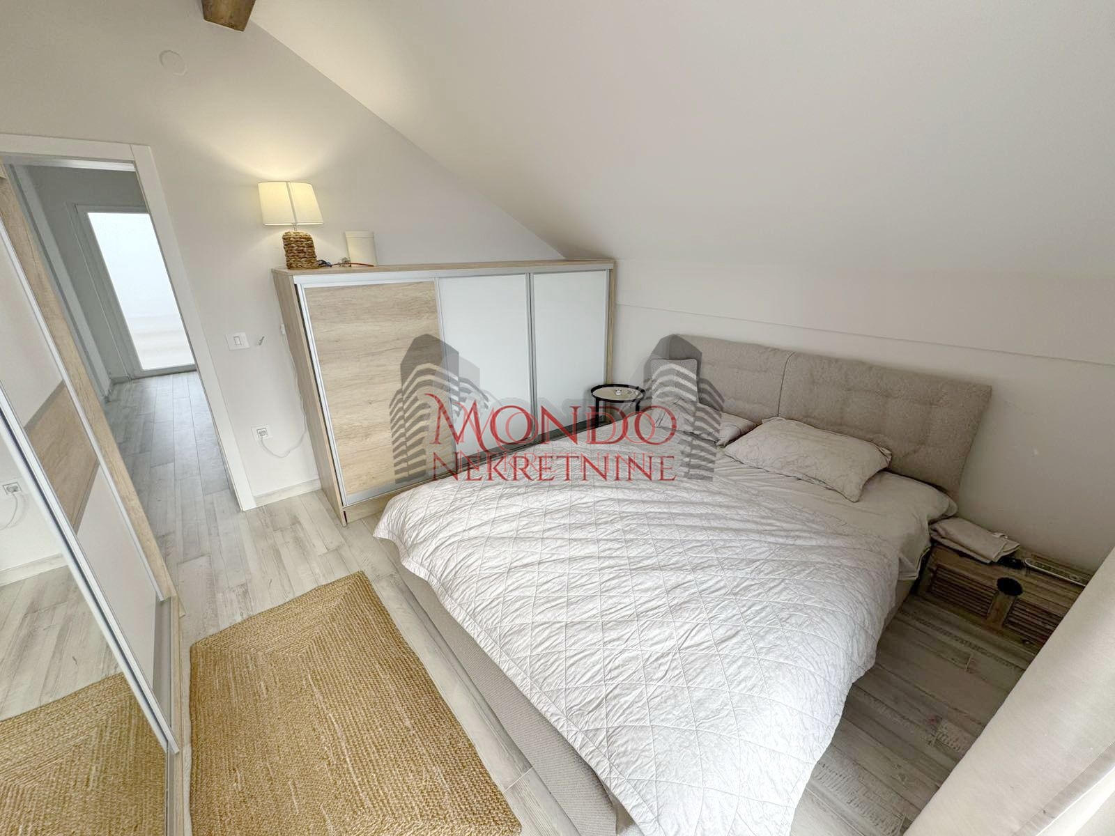 Nova kuca sa bazenom, naselje put za Donje Vlase