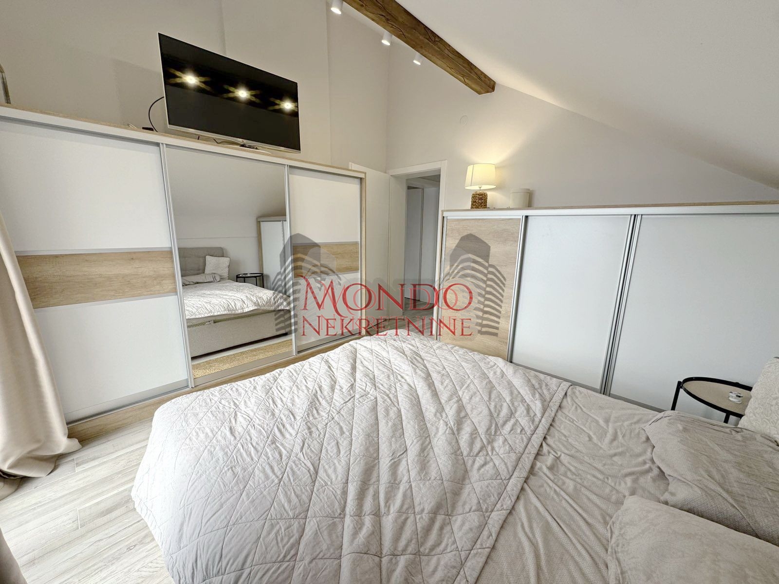 Nova kuca sa bazenom, naselje put za Donje Vlase