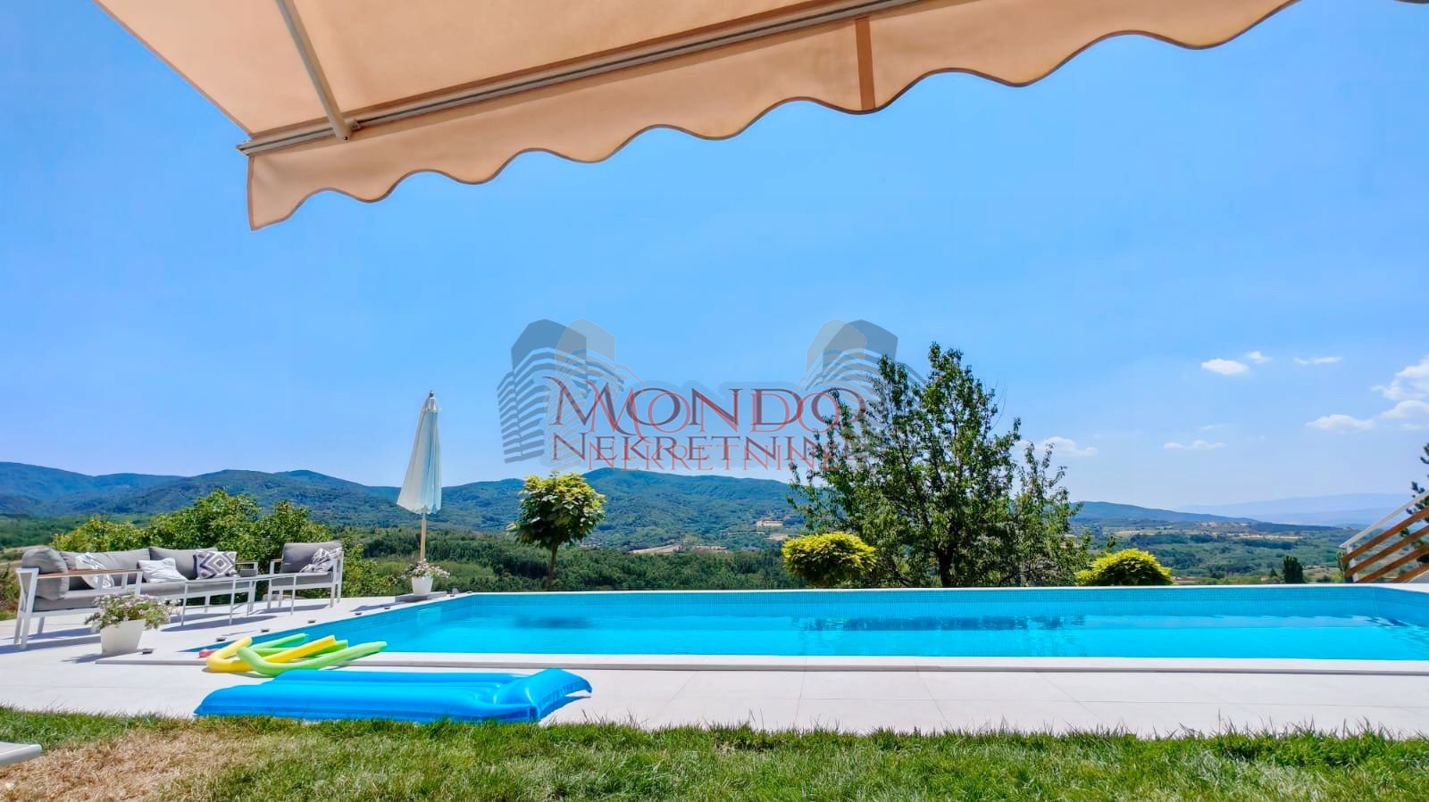 Nova kuca sa bazenom, naselje put za Donje Vlase