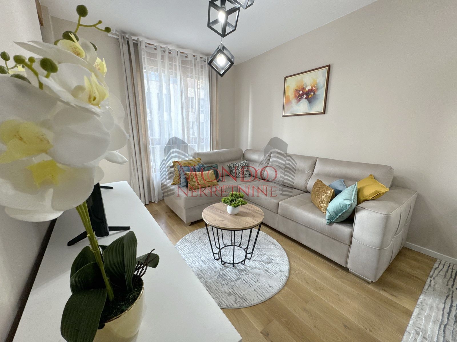 Nov jednoiposoban stan na Bulevaru Nemanjica iza Zone III