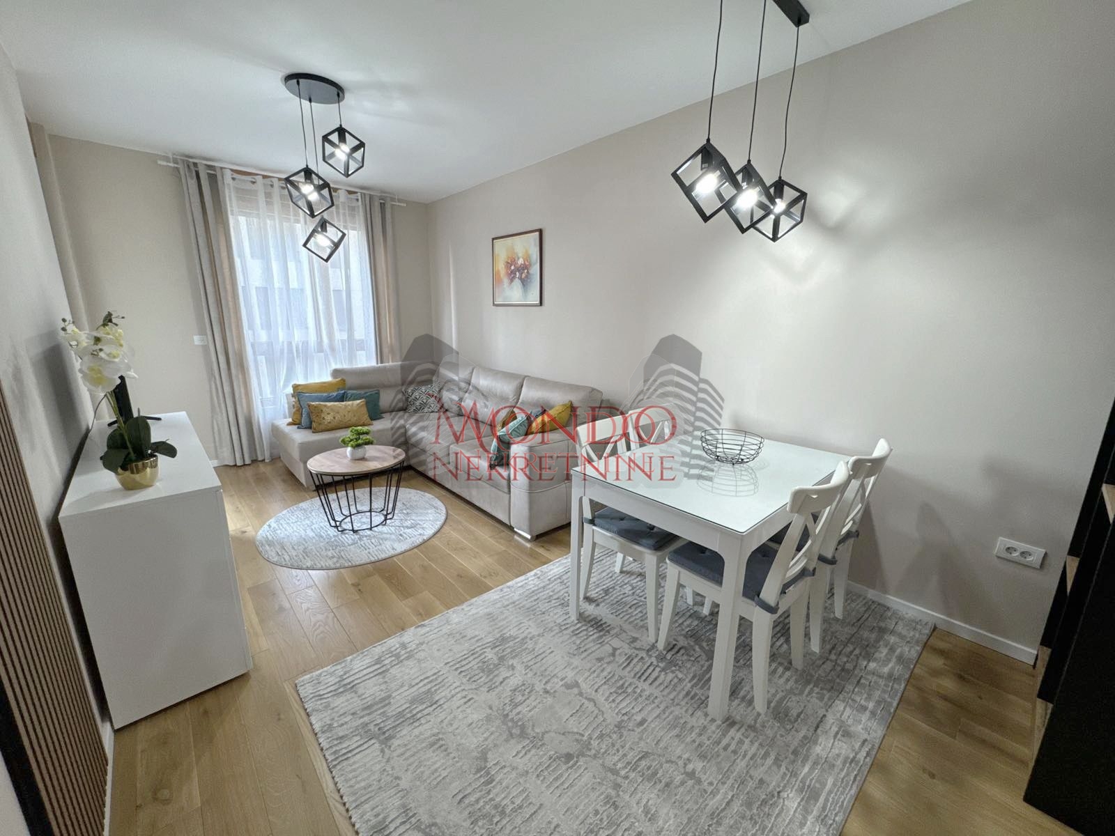 Nov jednoiposoban stan na Bulevaru Nemanjica iza Zone III