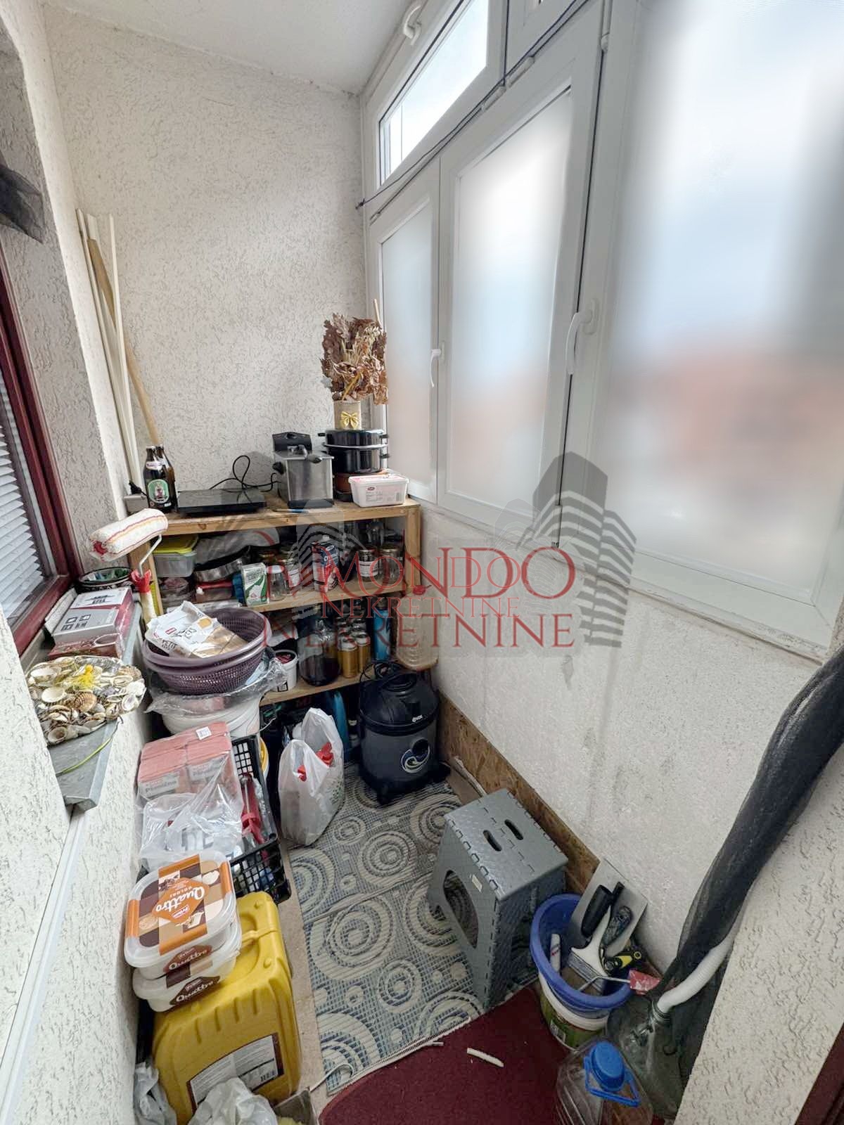 Trosoban stan na Panteleju kod Beni marketa,ul Studenicka, parking