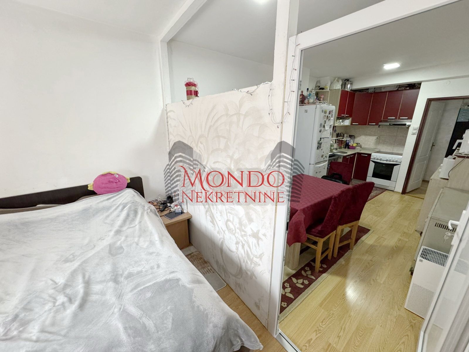 Trosoban stan na Panteleju kod Beni marketa,ul Studenicka, parking