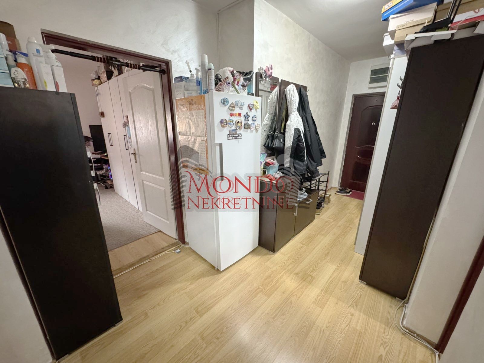 Trosoban stan na Panteleju kod Beni marketa,ul Studenicka, parking