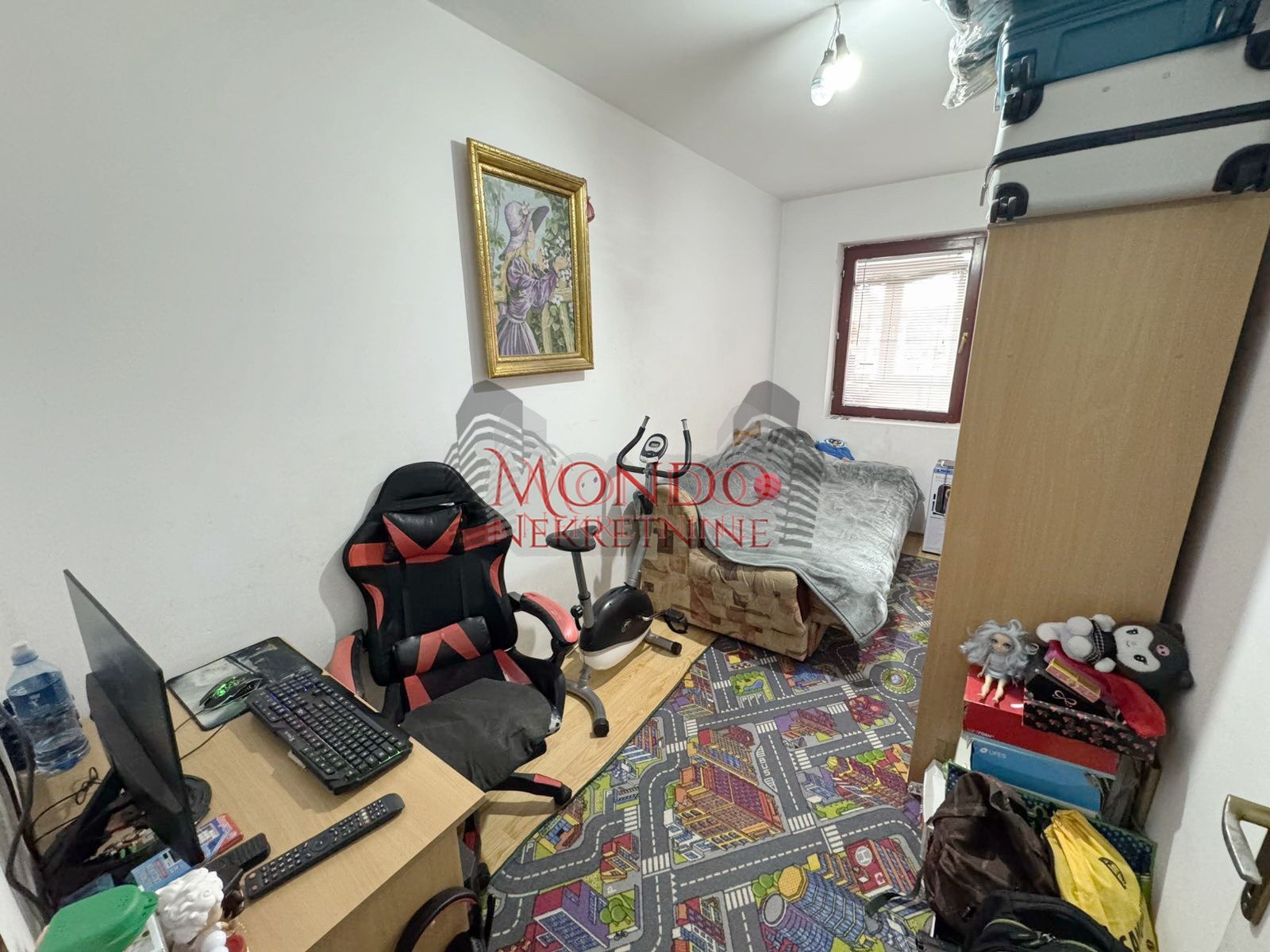 Trosoban stan na Panteleju kod Beni marketa,ul Studenicka, parking