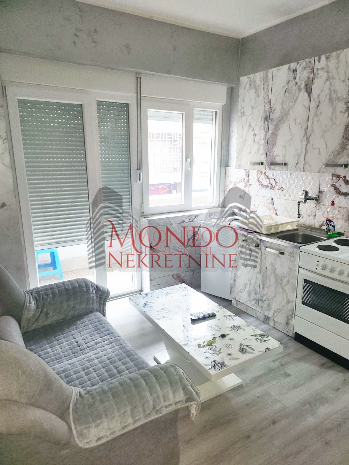 Garsonjera kod pravnog fakulteta, Niš