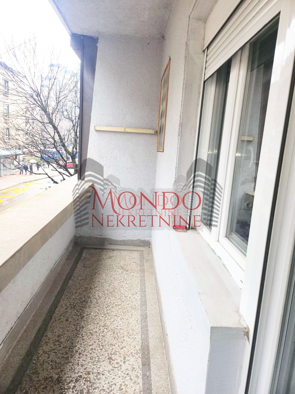 Garsonjera kod pravnog fakulteta, Niš