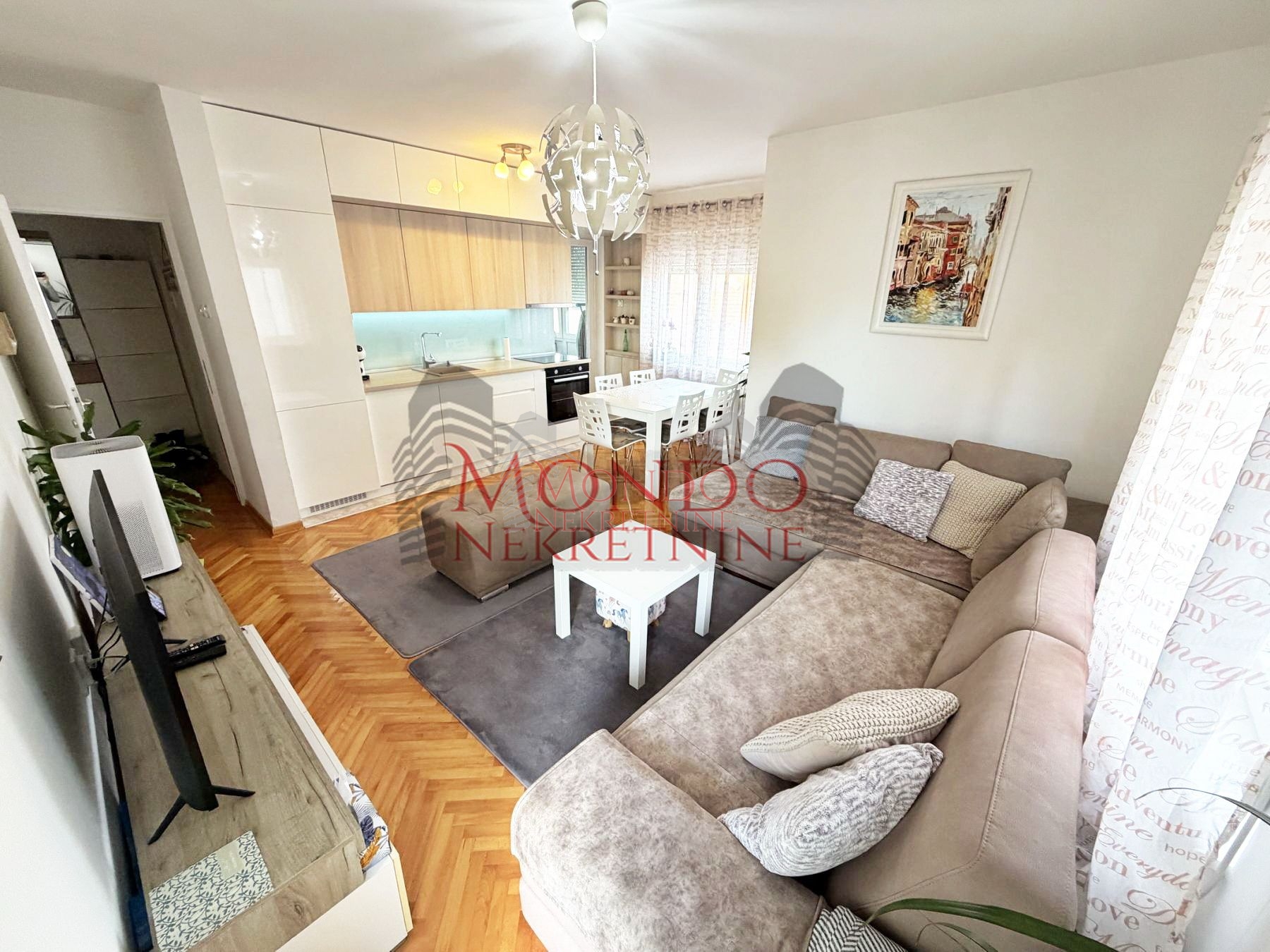 Dvoiposoban stan u Durlanu