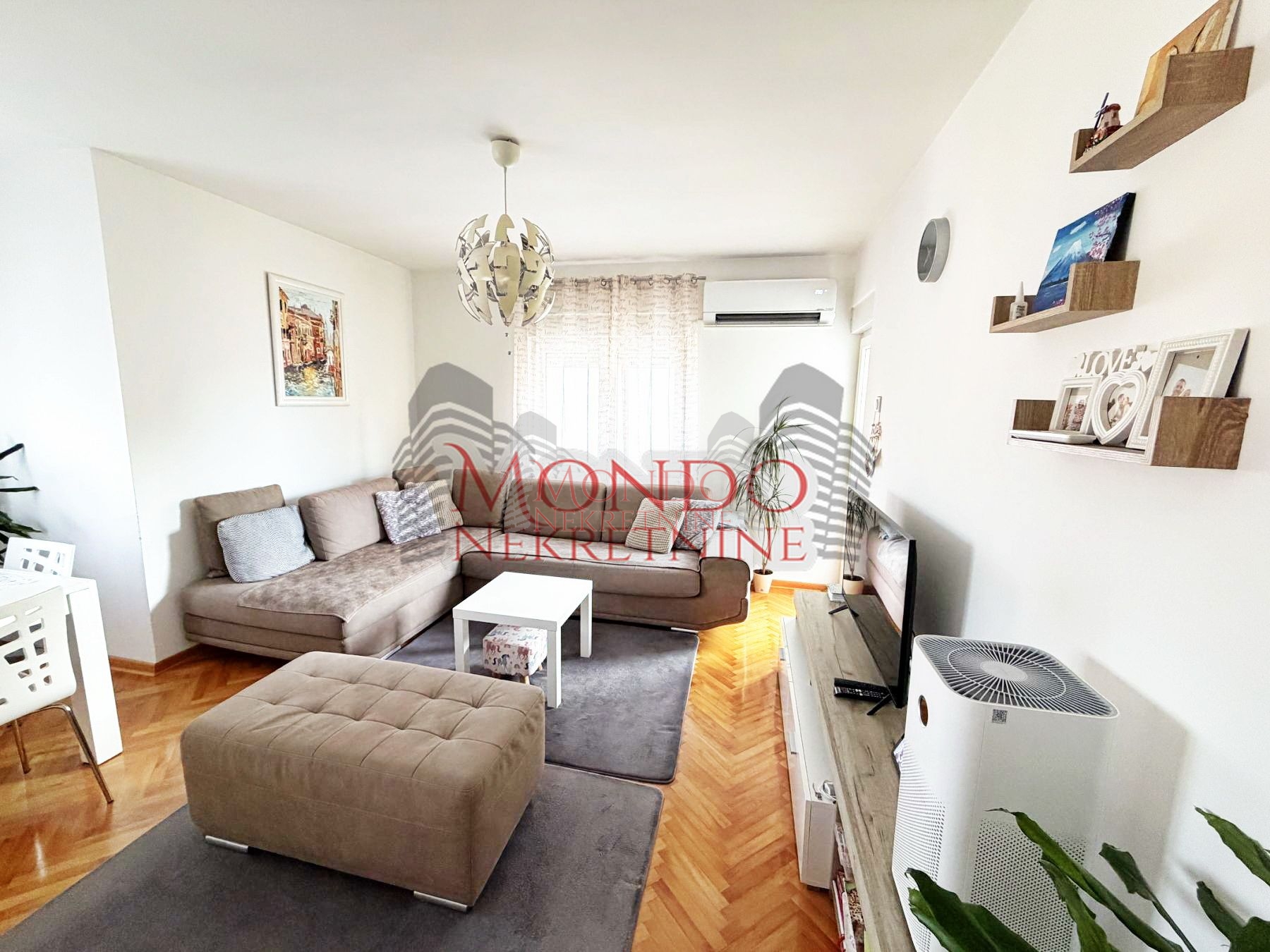 Dvoiposoban stan u Durlanu