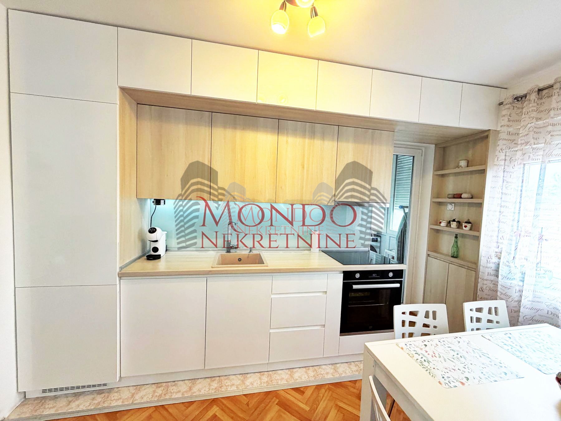 Dvoiposoban stan u Durlanu