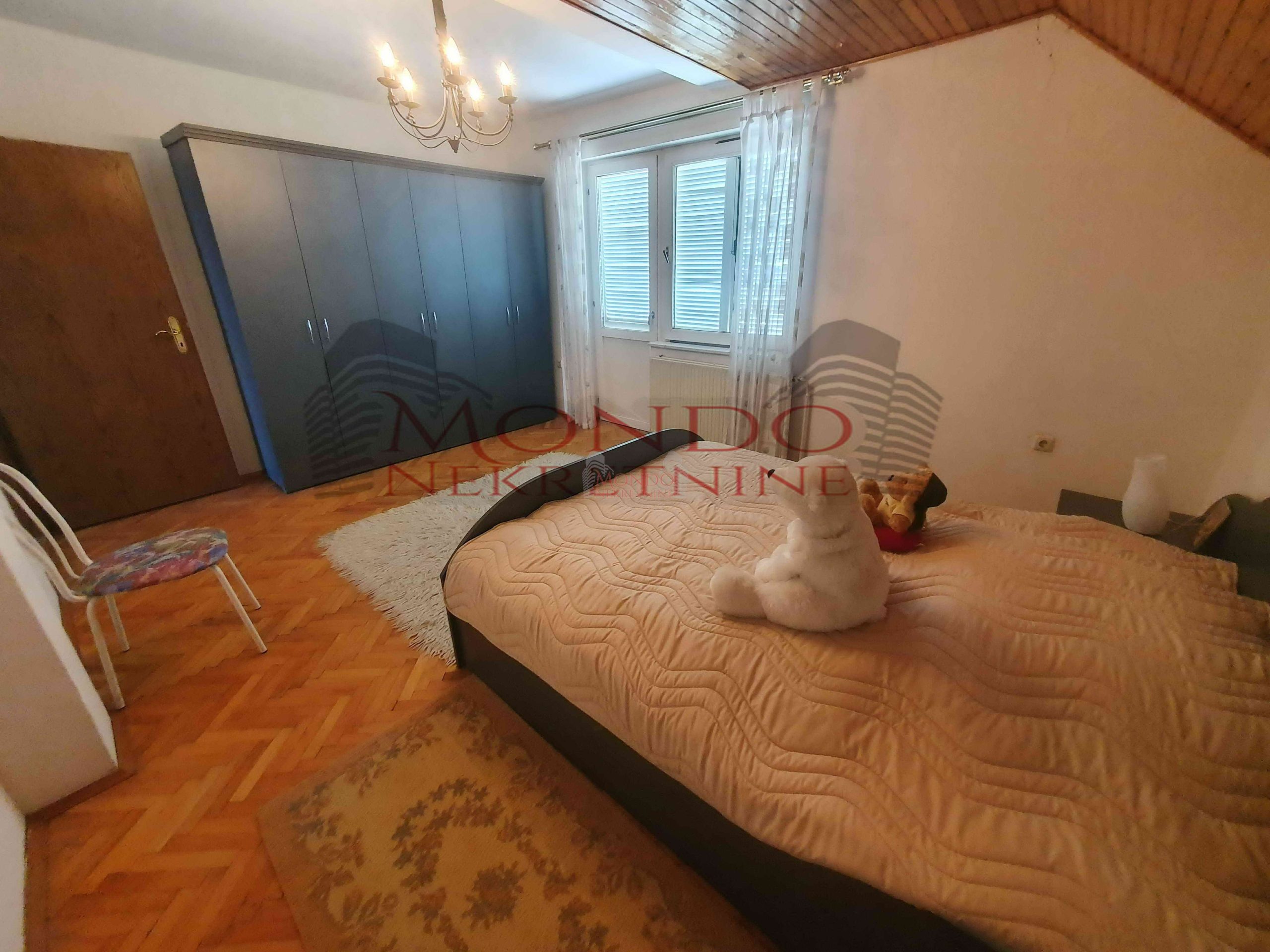 Prodaja kuće u okolini Niša, 450m2, plac 10 ari