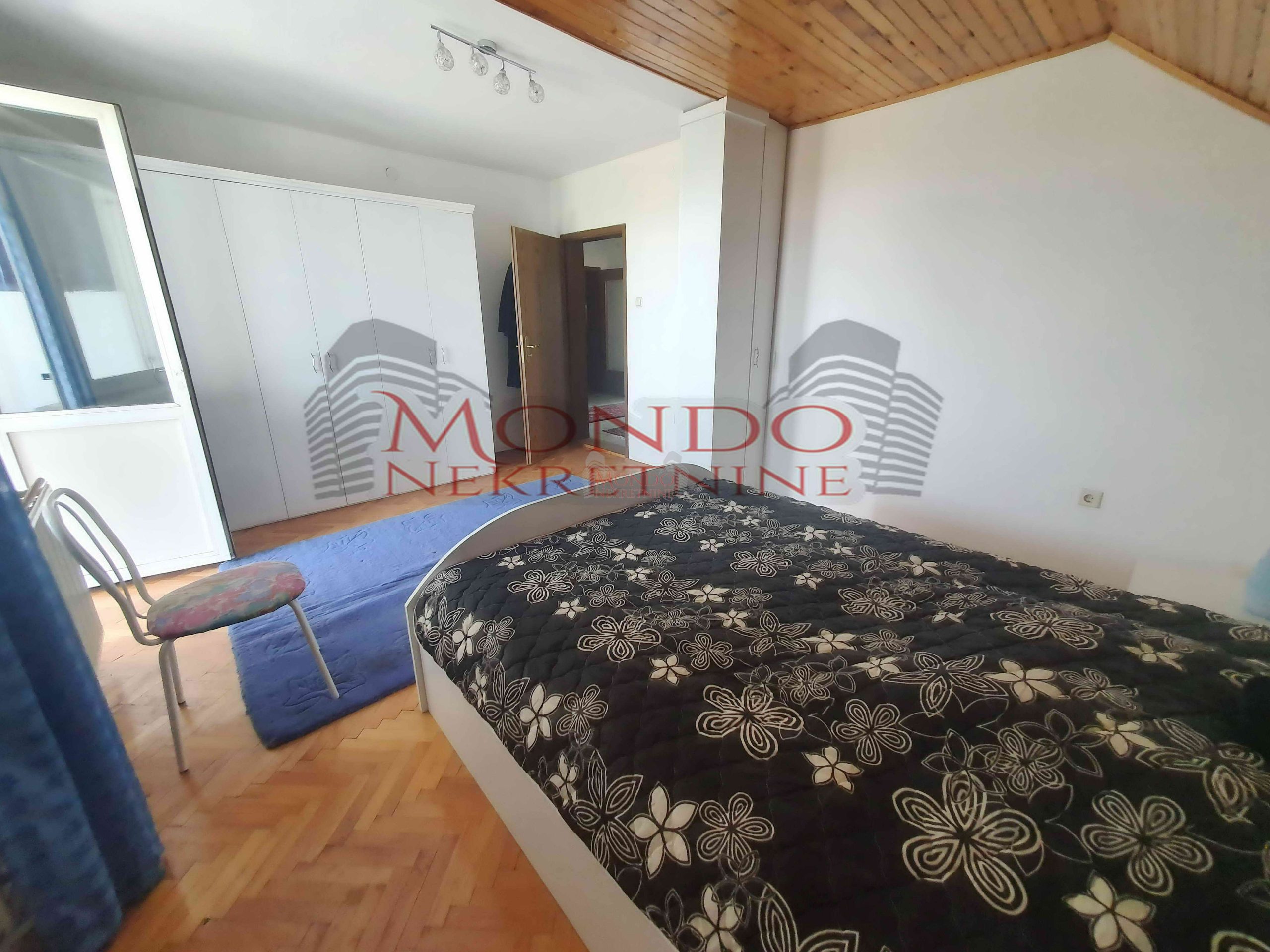 Prodaja kuće u okolini Niša, 450m2, plac 10 ari