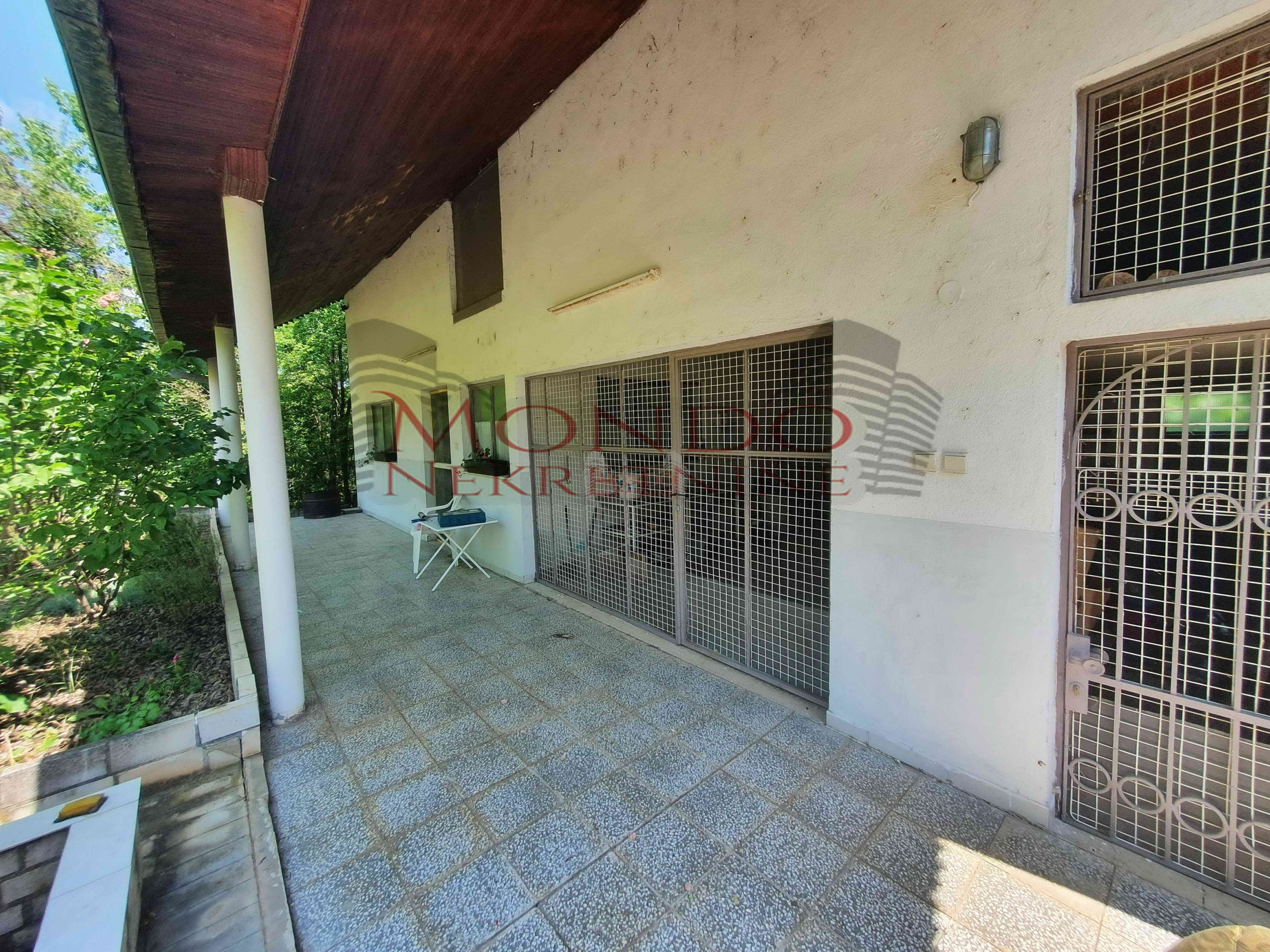 Prodaja kuće u okolini Niša, 450m2, plac 10 ari