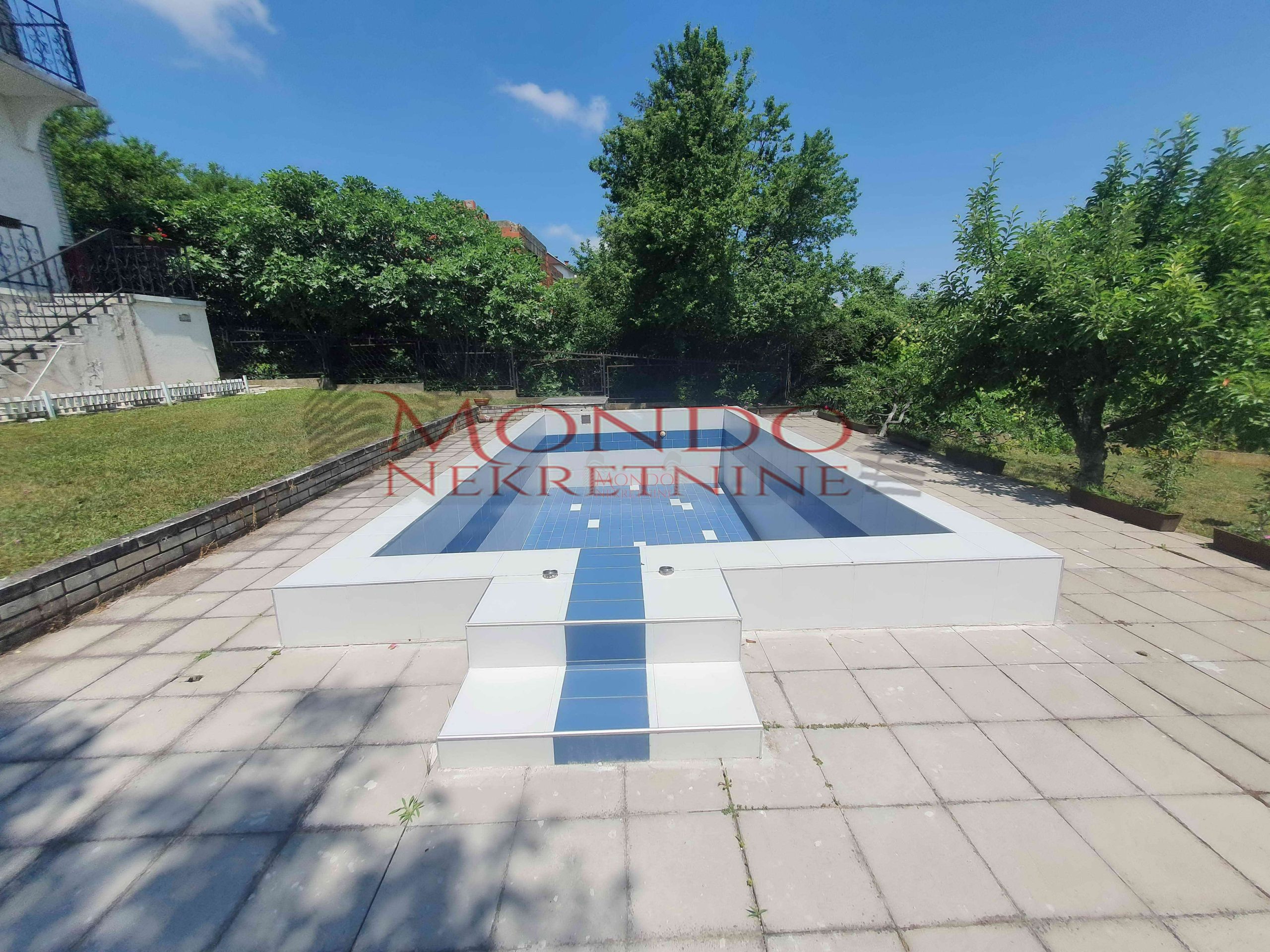 Prodaja kuće u okolini Niša, 450m2, plac 10 ari