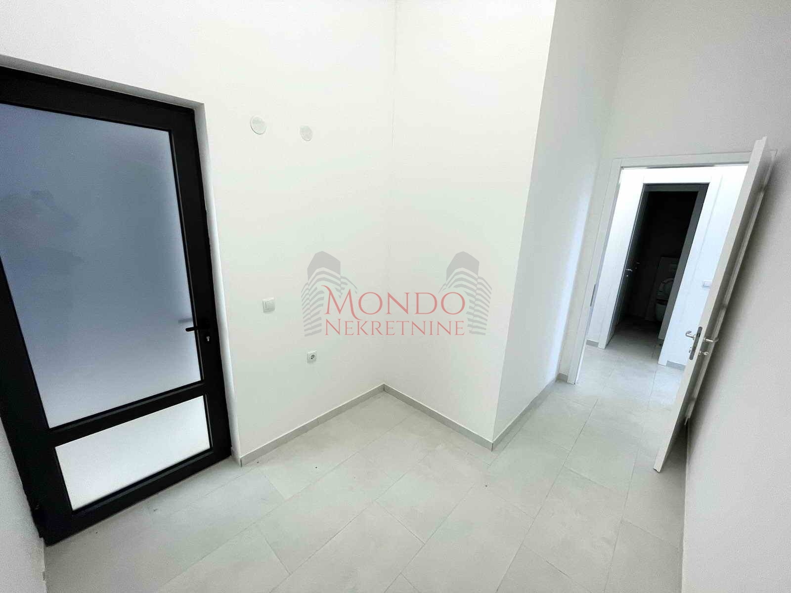 Lokal u samom centru, parking, cg, Niš