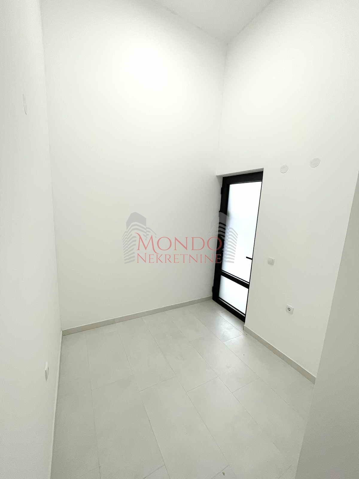 Lokal u samom centru, parking, cg, Niš