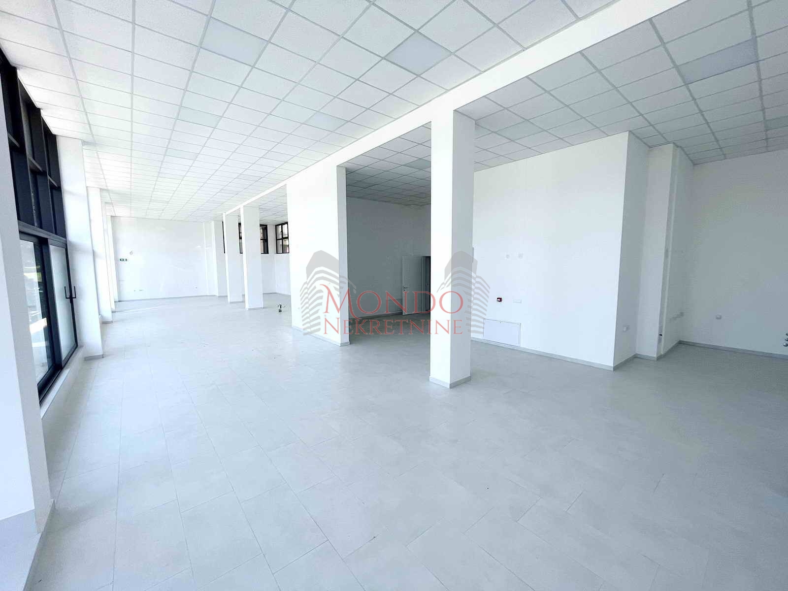 Lokal u samom centru, parking, cg, Niš