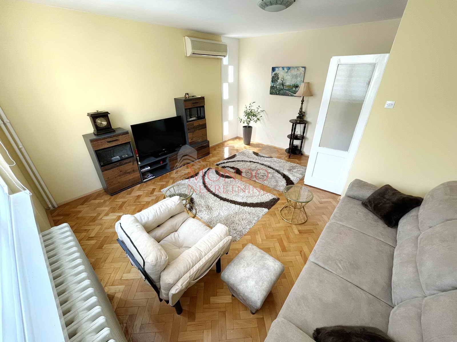 Dvosoban stan u samom centru, cg, Niš