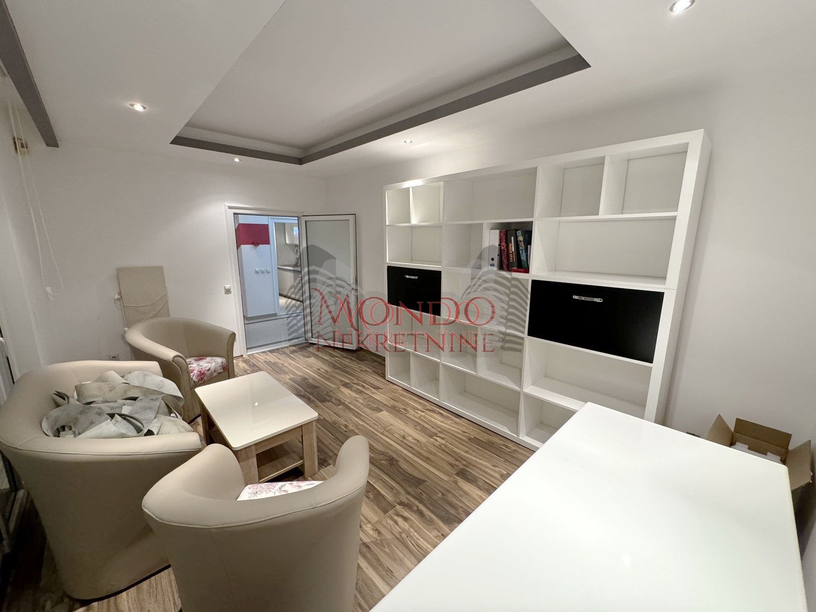 Izaje se hala sa kancelarijama na glavnom putu Leskovac-Vlasotince