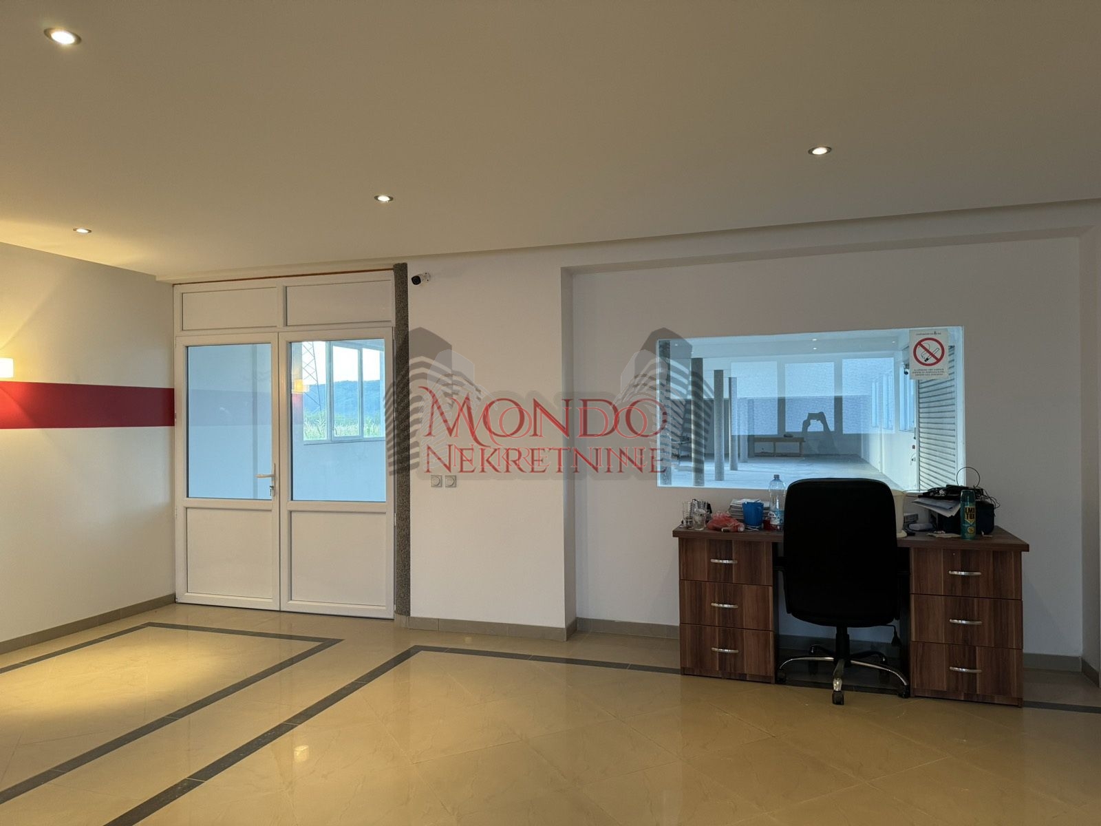 Izaje se hala sa kancelarijama na glavnom putu Leskovac-Vlasotince