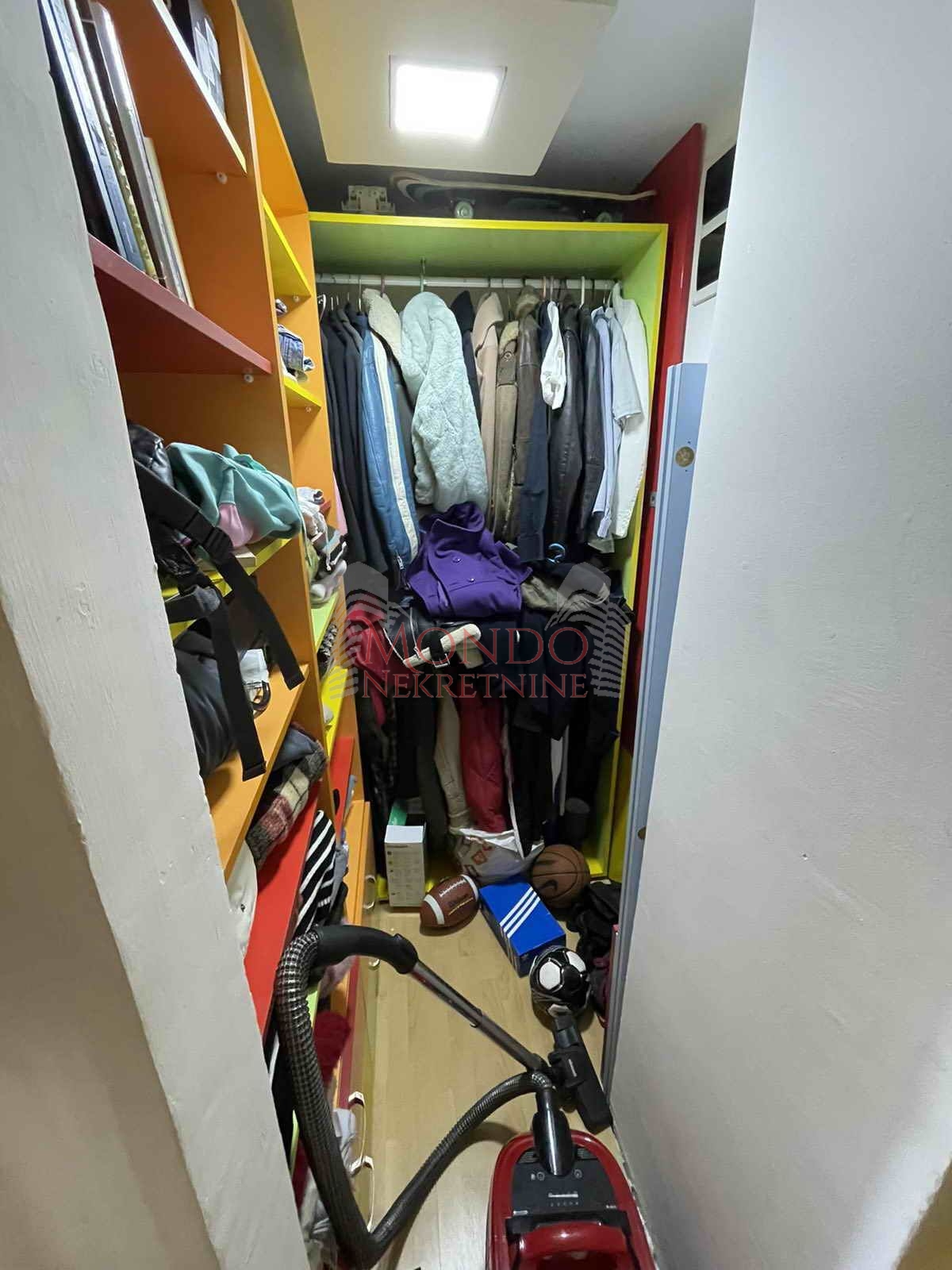 Četvorosoban stan u magodnu, renoviran, cg, Niš