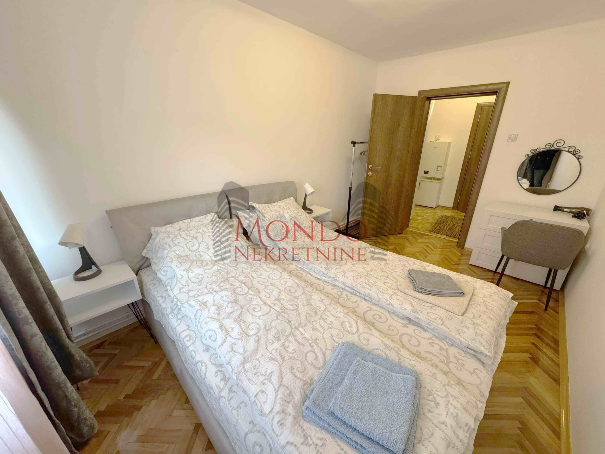 Dvosoban stan na Crvenom pevcu kod Anton pekare