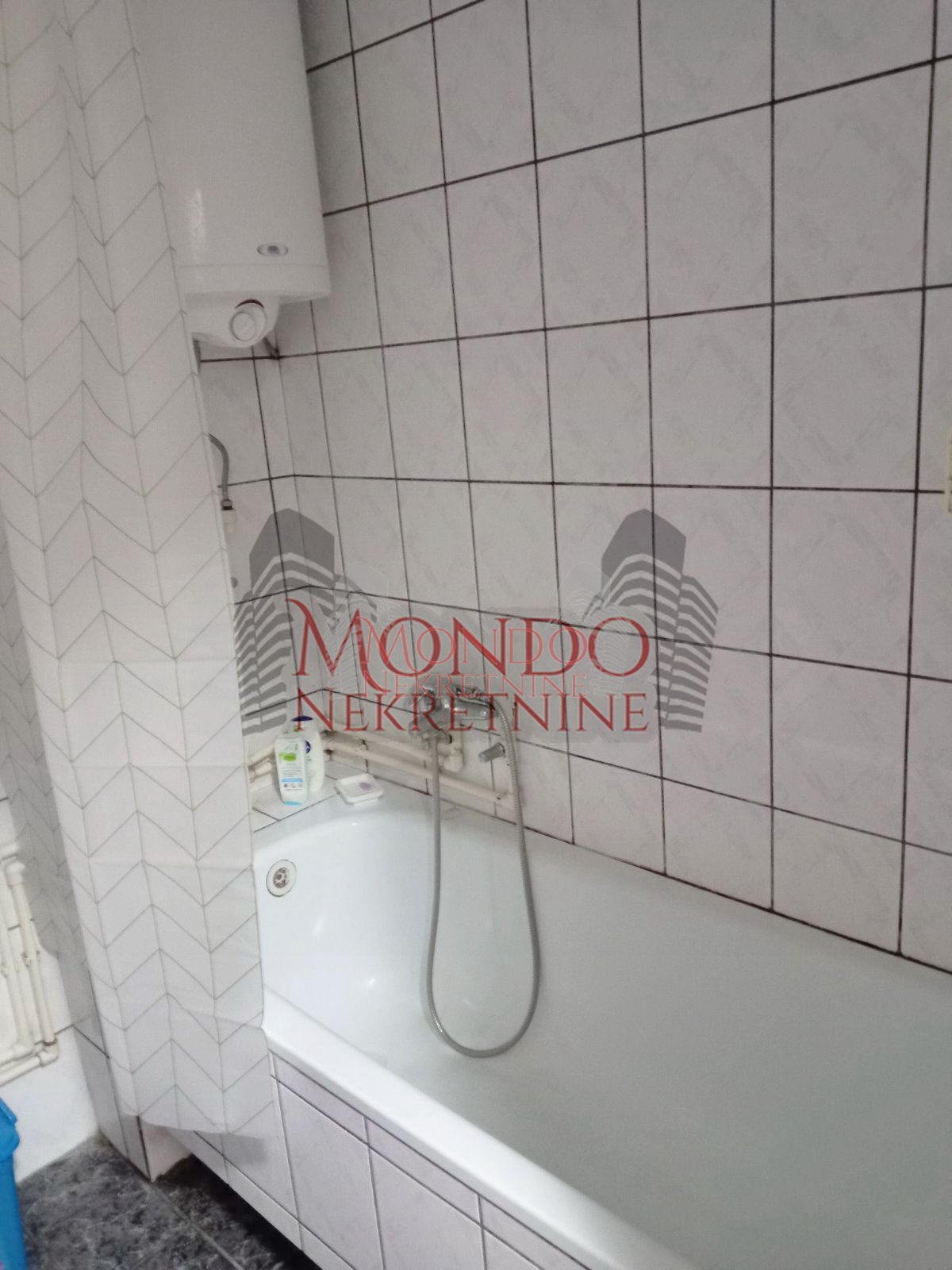 Dvoiposoban stan kod medicnskog fakulteta