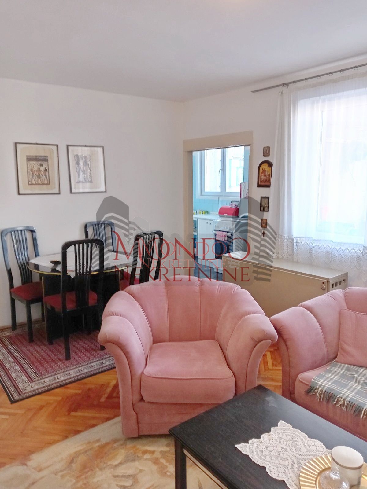 Dvoiposoban stan kod medicnskog fakulteta