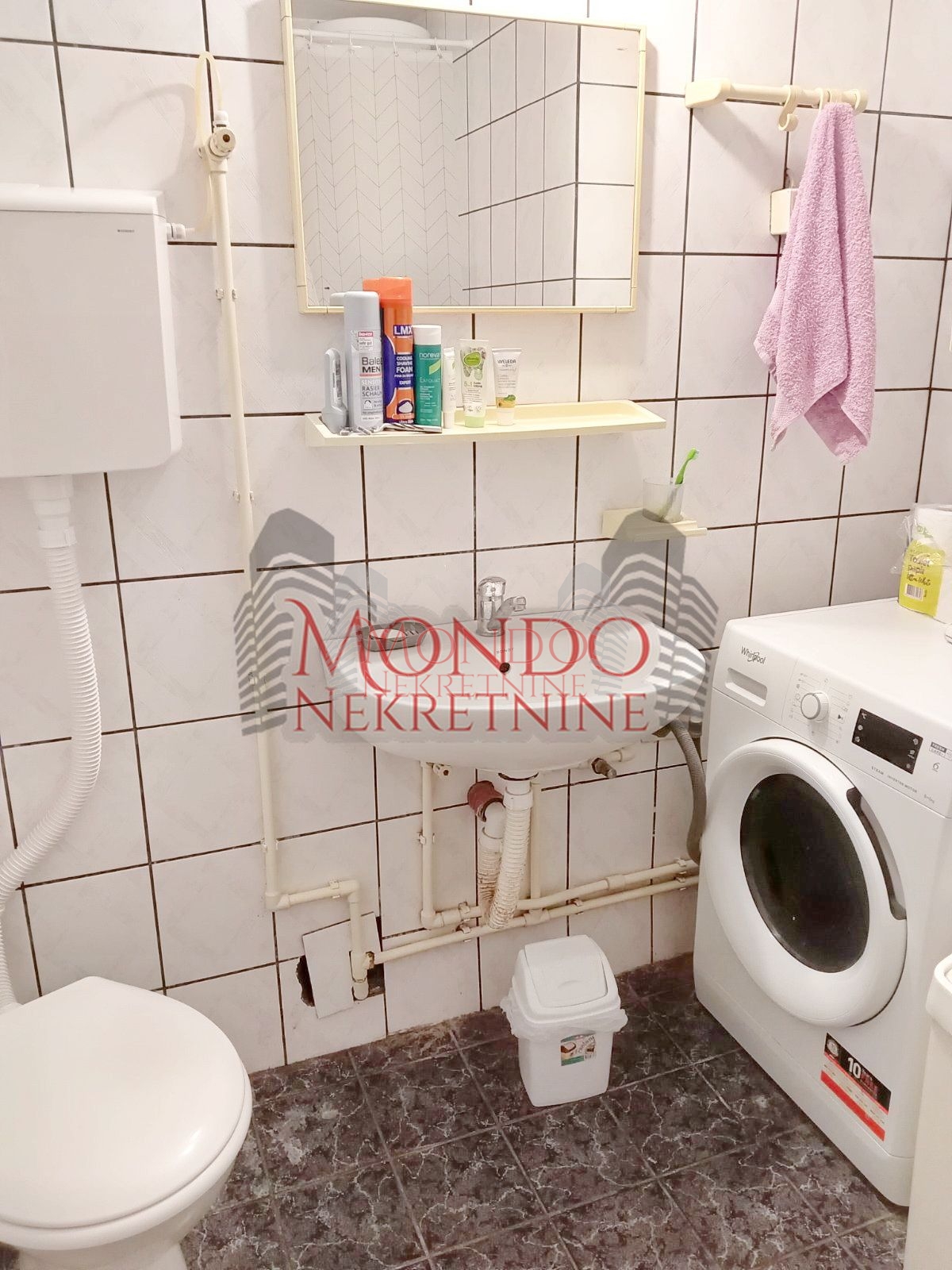 Dvoiposoban stan kod medicnskog fakulteta