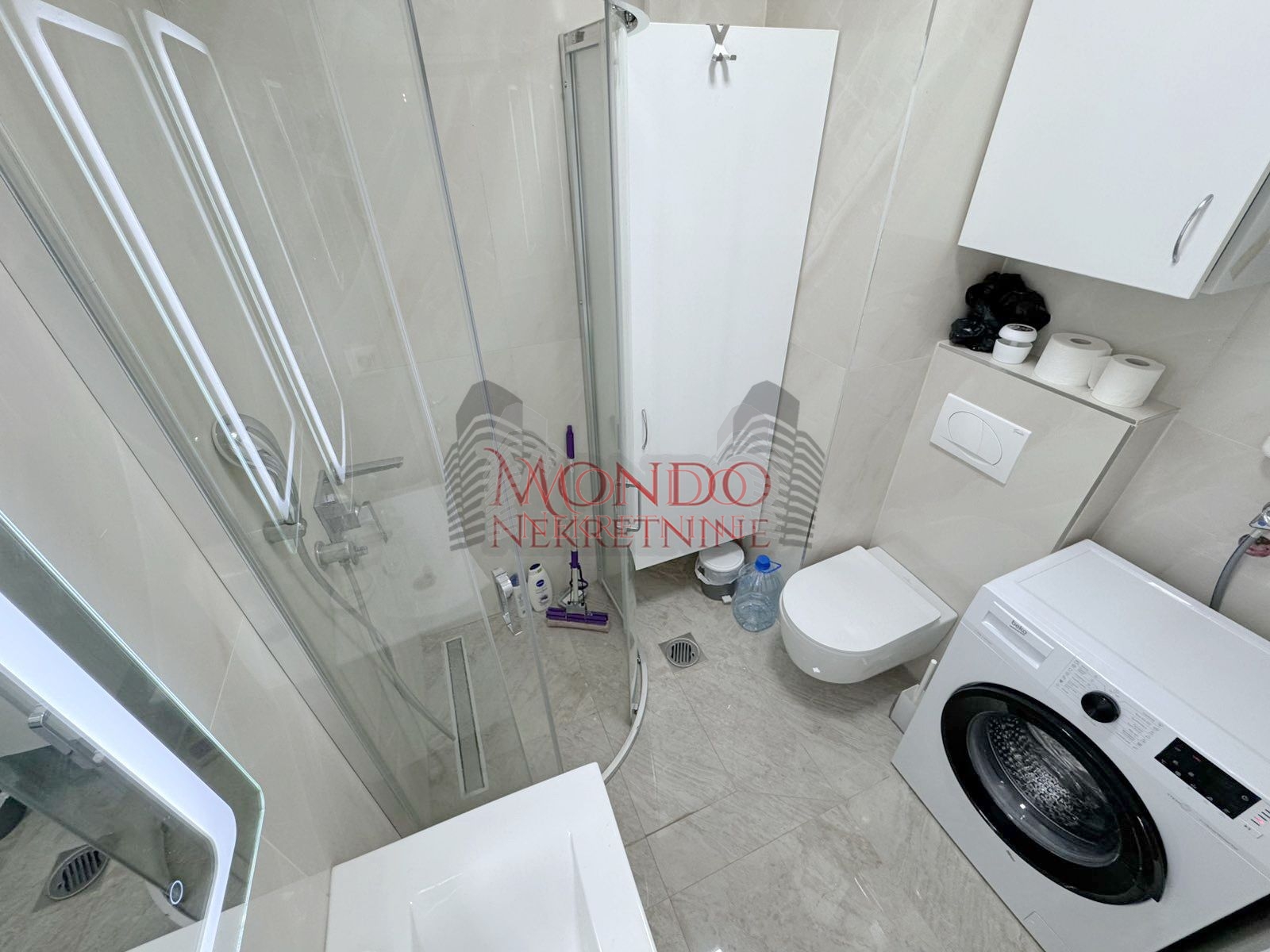 Jednoiposoban stan kod parka Cair preko puta Hale, novogradnja