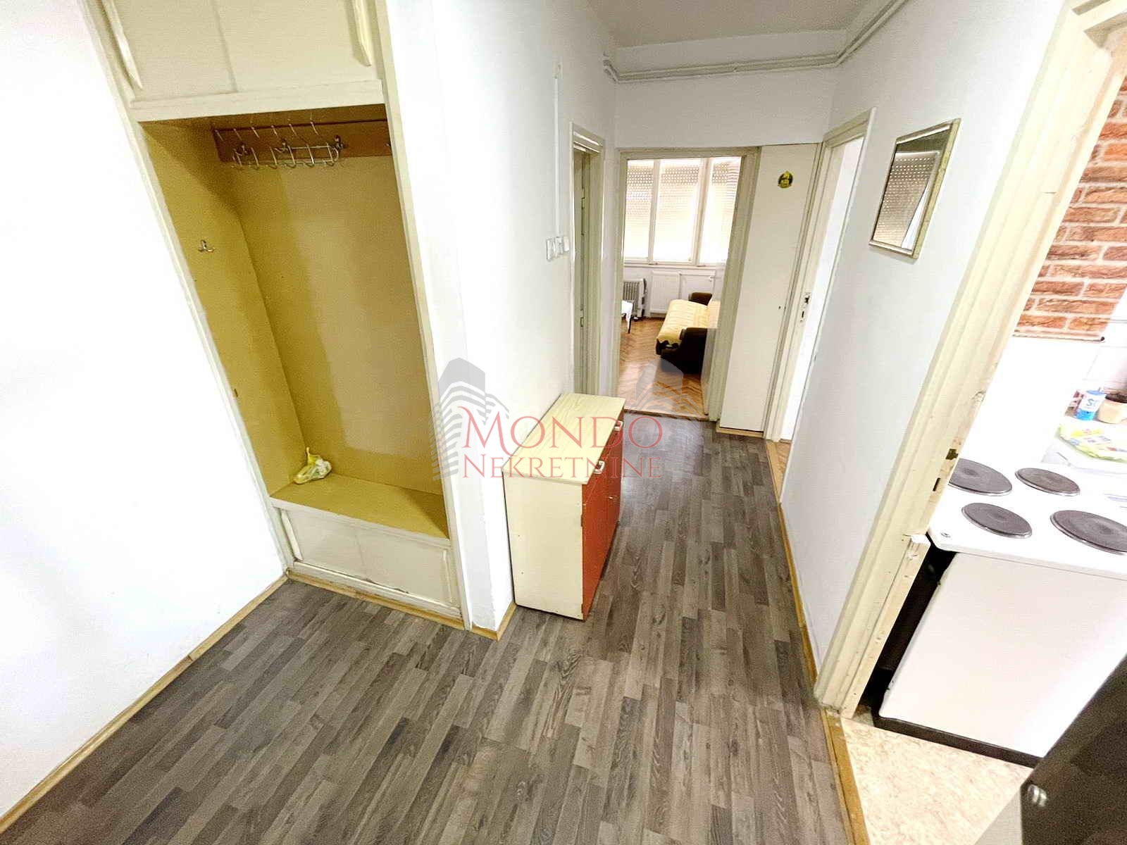 Trosoban stan kod parka svetog save, ta, Niš