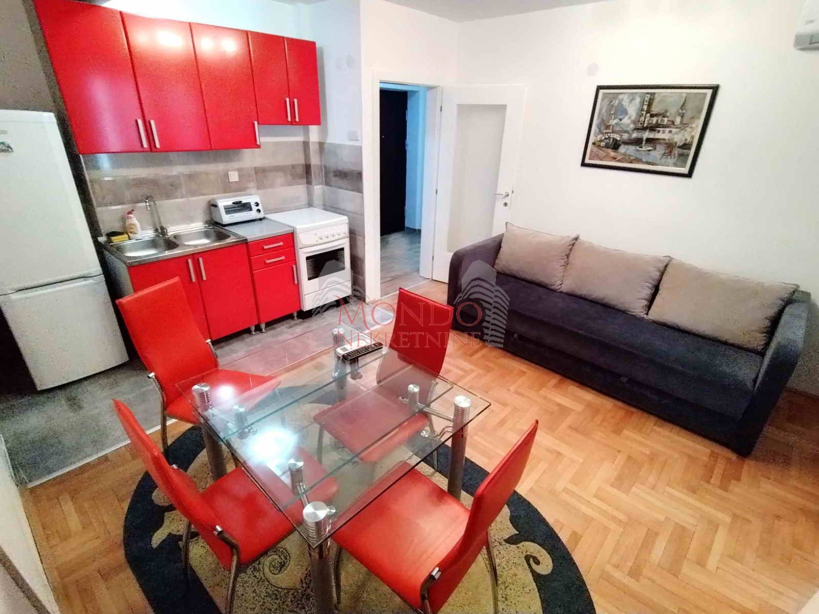 Jednoiposoban nov stan na Bulevaru Nemanjića