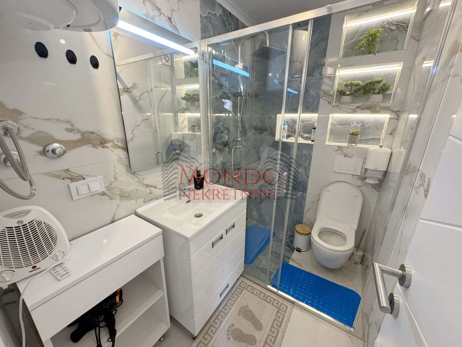 Jednoiposoban stan na Trosarini, novogradnja u plizini restorana Paris