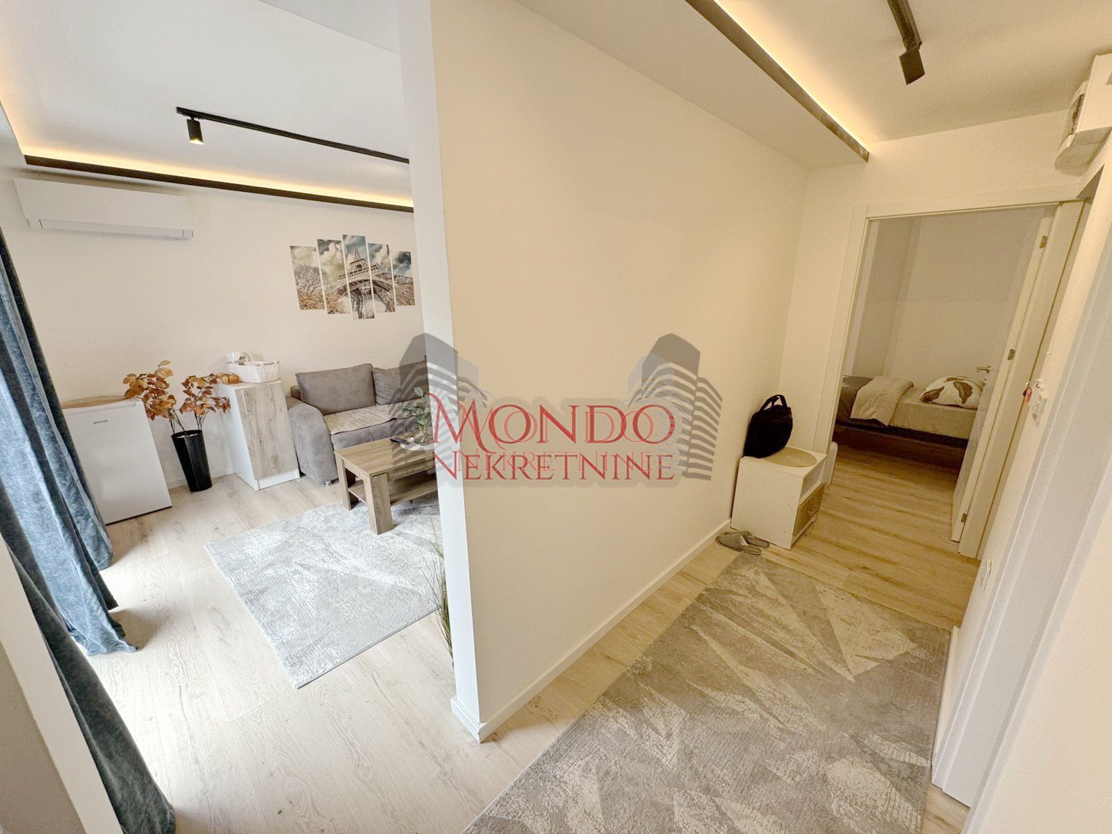 Jednoiposoban stan na Trosarini, novogradnja u plizini restorana Paris