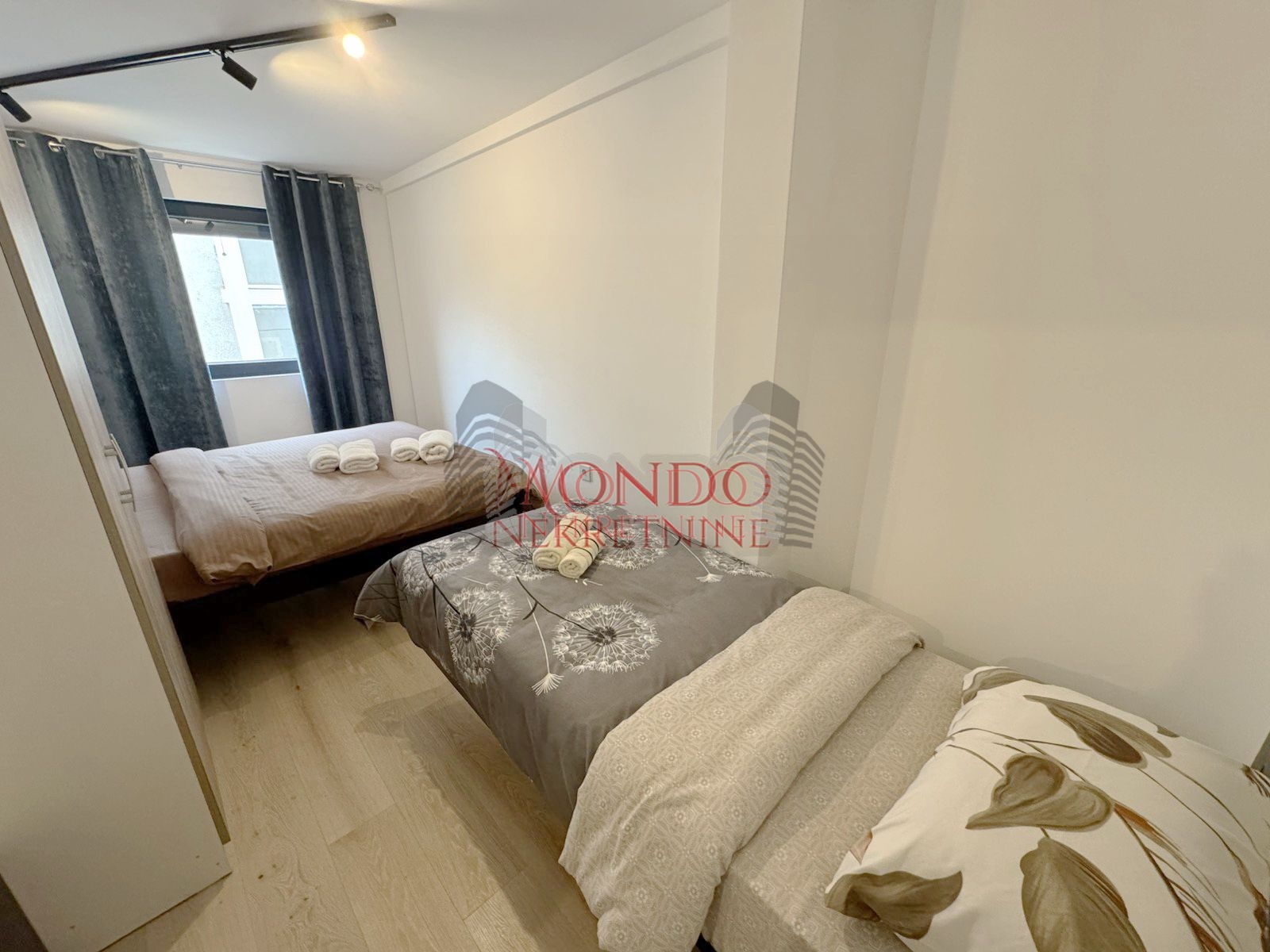 Jednoiposoban stan na Trosarini, novogradnja u plizini restorana Paris