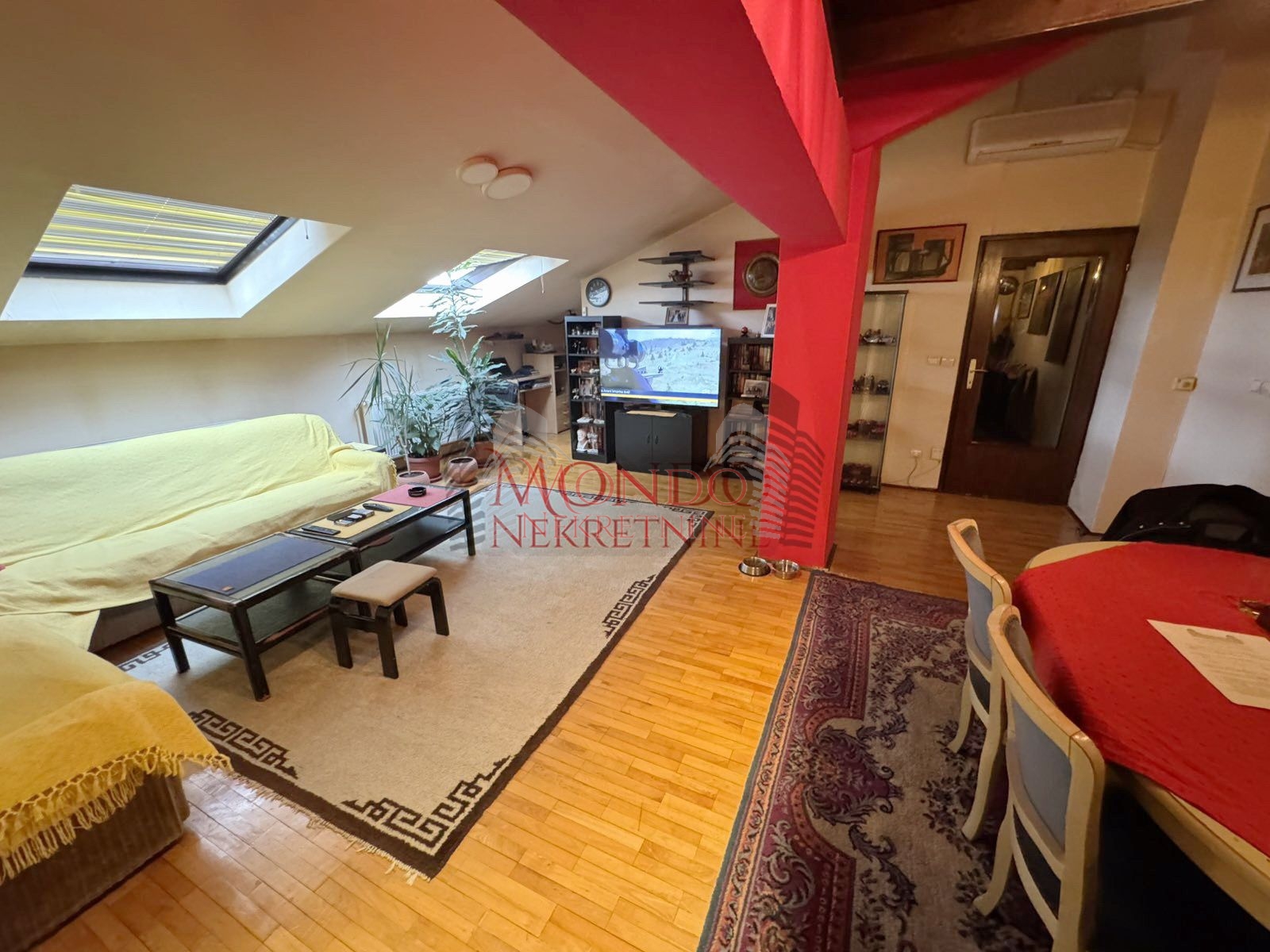 Trosoban stan na Bulevaru ul Blagoja Parovica kod Delte