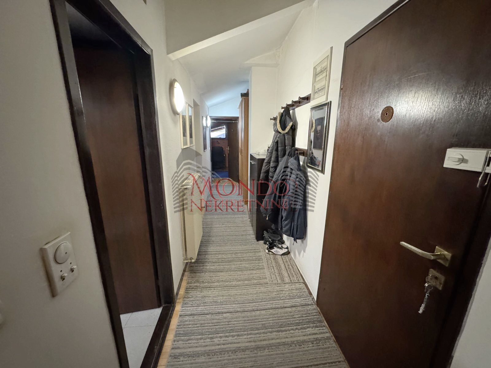 Trosoban stan na Bulevaru ul Blagoja Parovica kod Delte