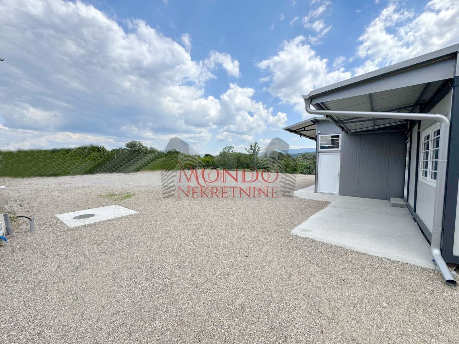 Na prodaju plac u Donjoj Vrezini u blizini Vrezinskog bazena