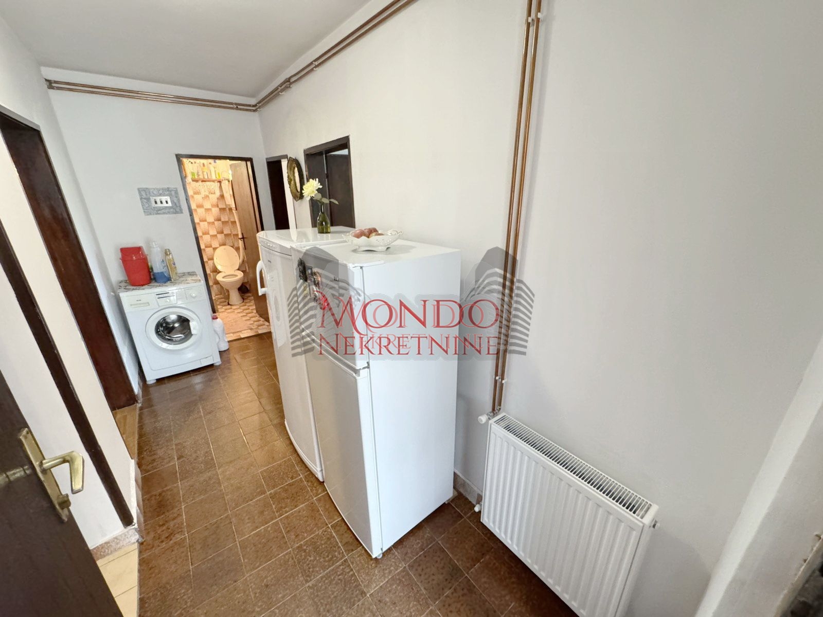 Vikend kuca na putu za Donje Vlase