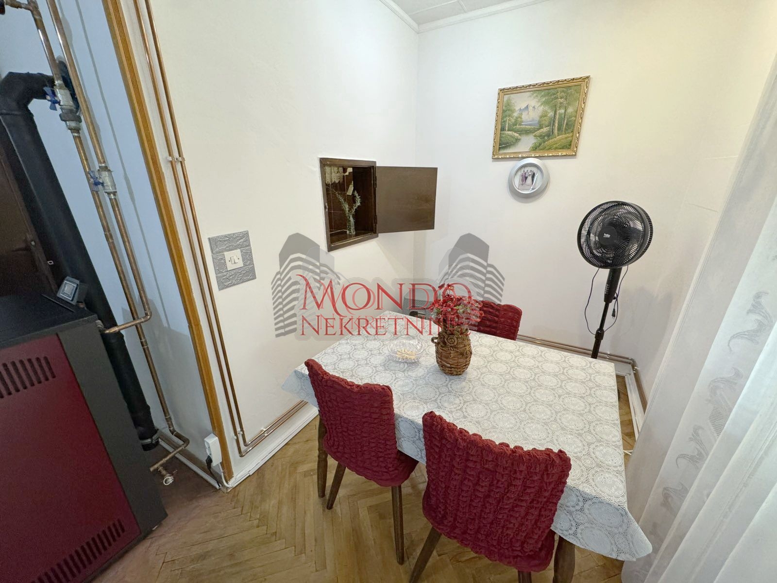 Vikend kuca na putu za Donje Vlase